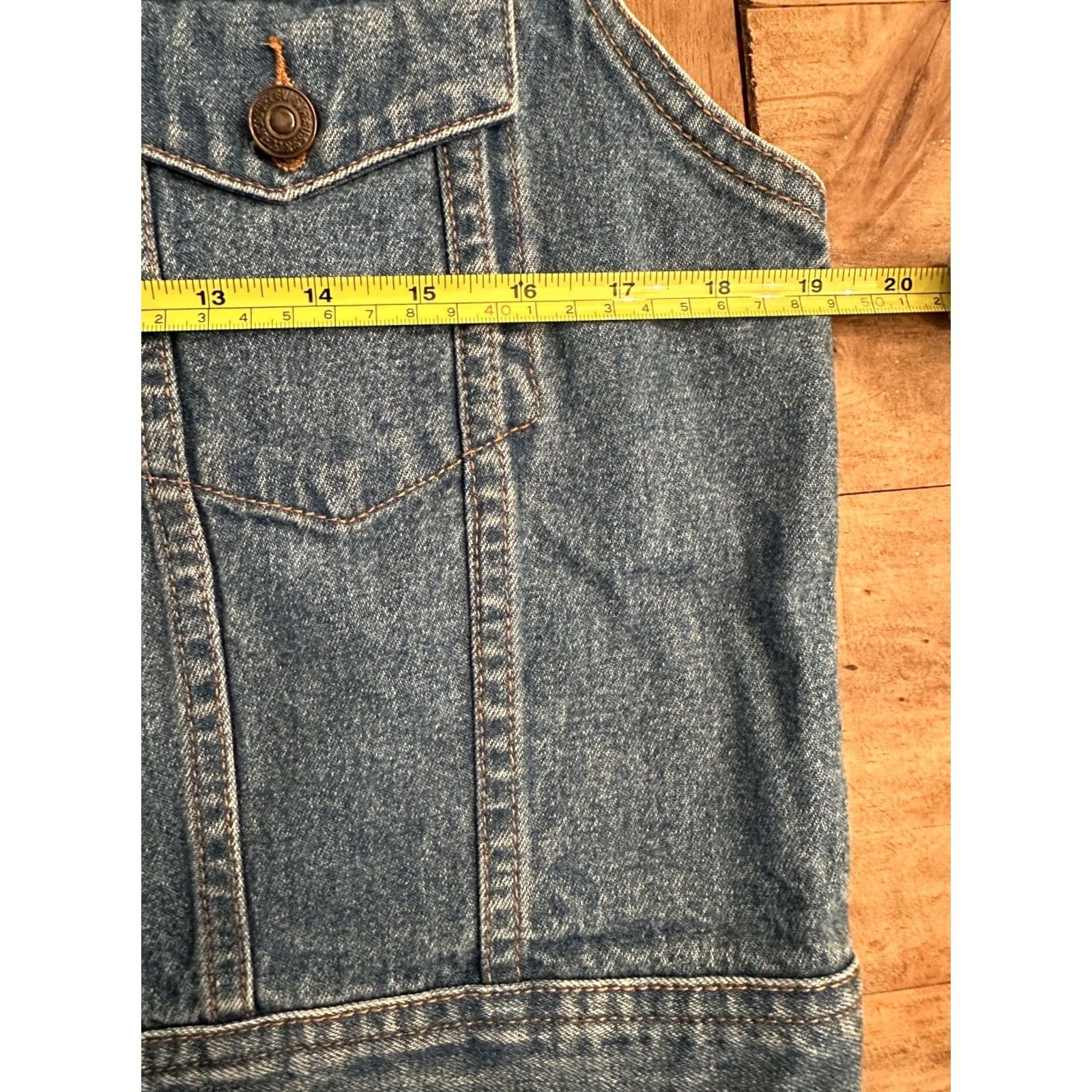 Levi's VINTAGE Levi's Denim Vest Ladies Large White Tab Embroidered 1990s Jeans Vest Casual Shirt/Top Size 36" / US 14 / IT 50 - 5 Thumbnail