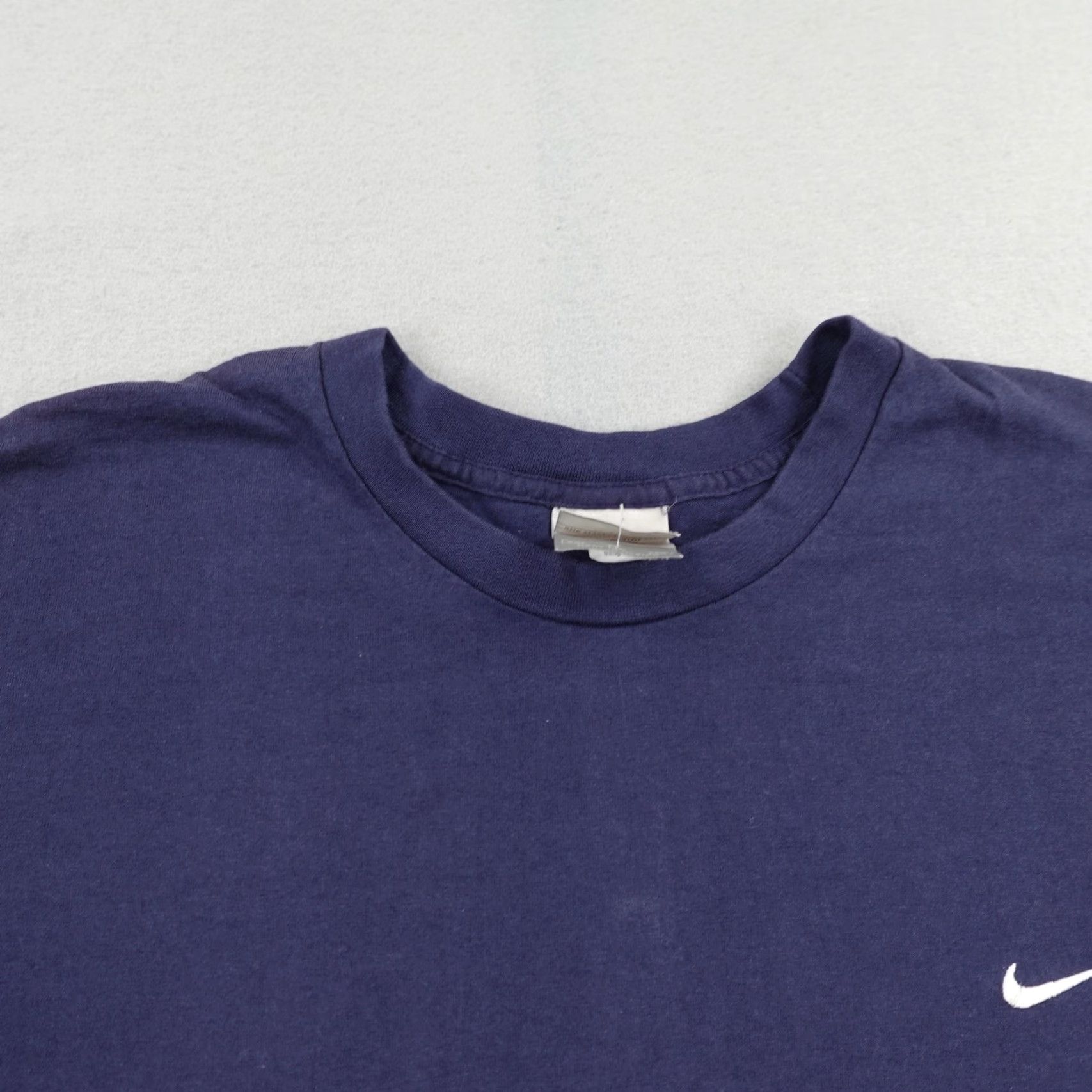 Nike VINTAGE Nike T-Shirt Mens 2XL Blue White Swoosh Short Sleeve Crewneck Y2K Sports Size US XXL / EU 58 / 5 - 2 Thumbnail