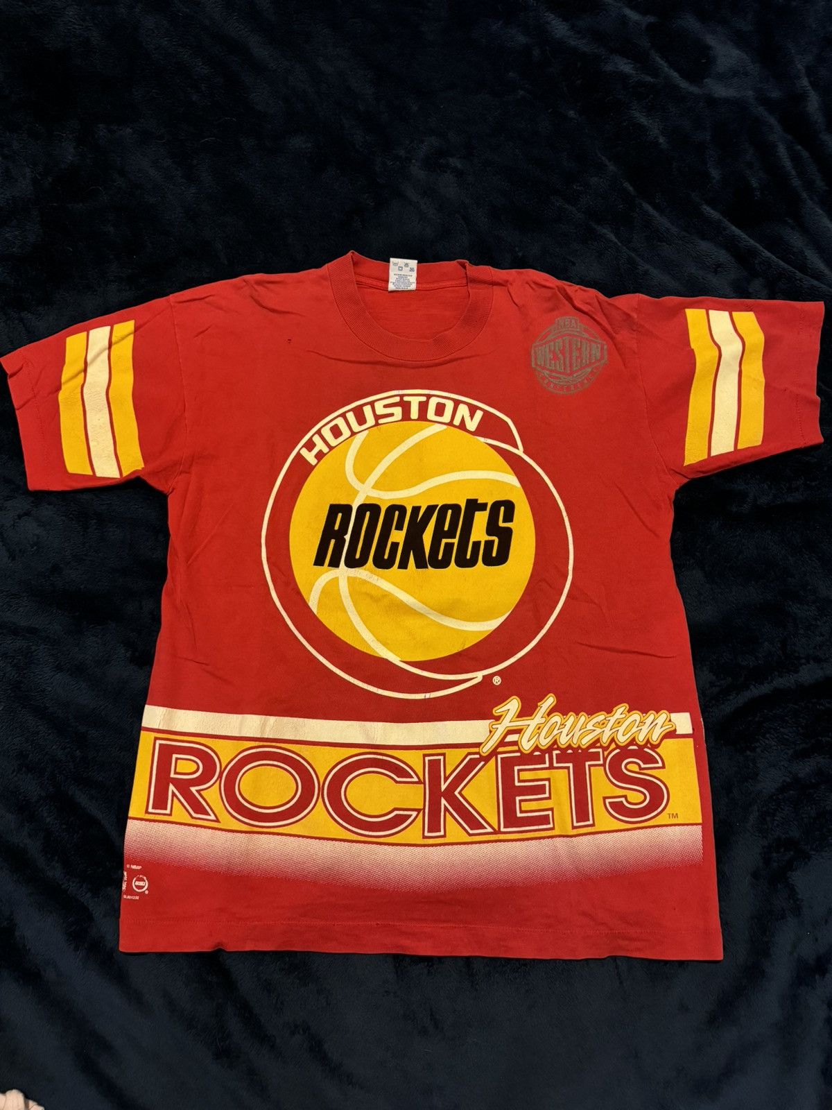NBA × Salem Sportswear × Vintage Vintage 90s Houston Rockets Tee Size US L / EU 52-54 / 3 - 1 Thumbnail