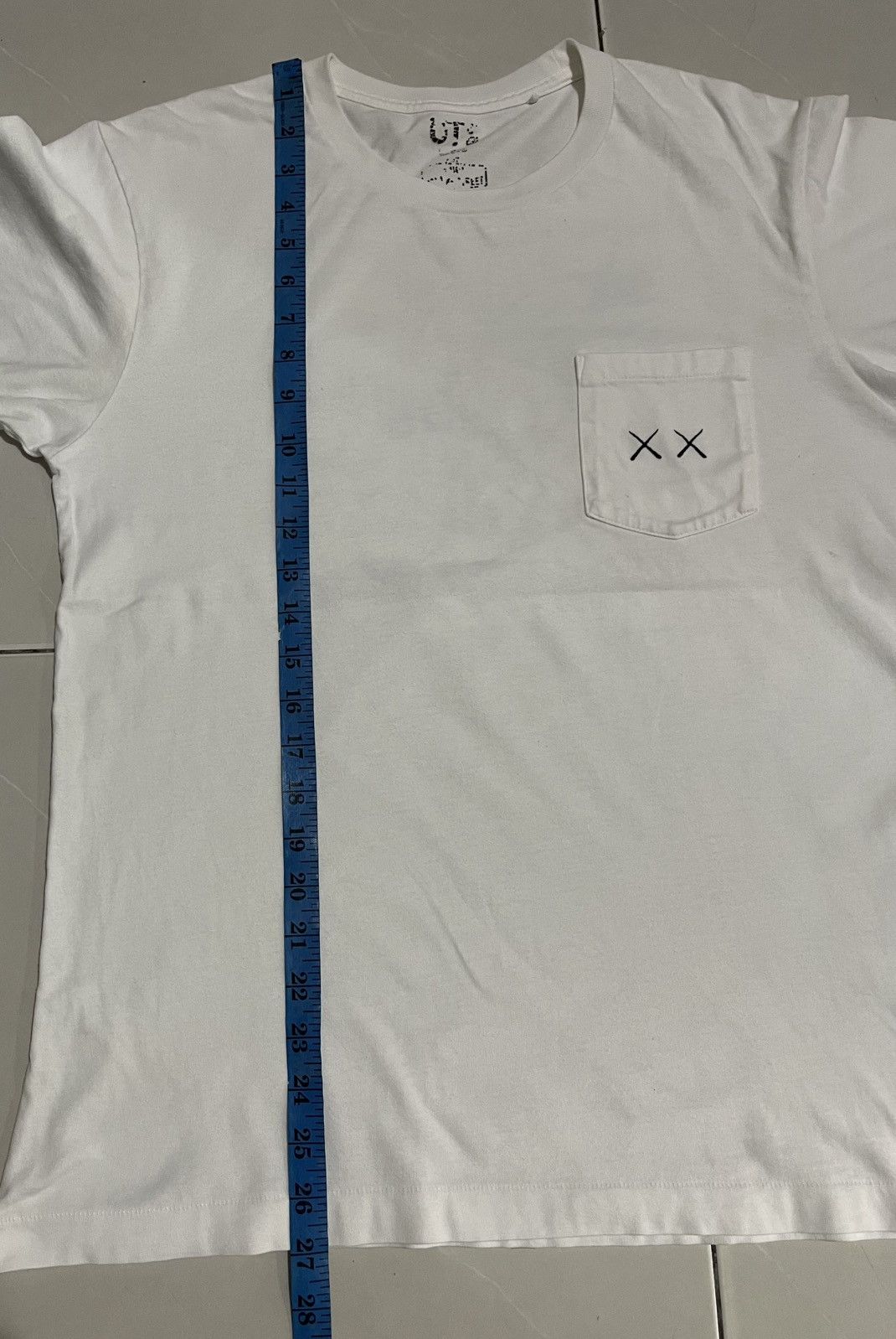 Kaws × Uniqlo Uniqlo x KAWS Hands & Blocks 2016 Short Sleeve Pocket Tee Size US M / EU 48-50 / 2 - 8 Thumbnail