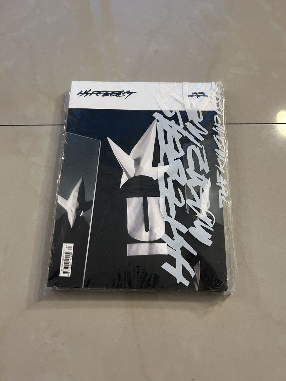 Hypebeast Hypebeast x Undercover Issue 27 Size ONE SIZE - 1 Thumbnail