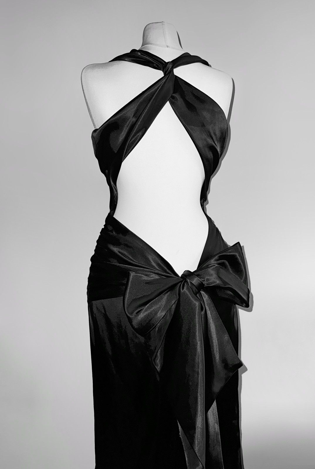 Vintage Stunning long satin dress with an open back Size S / US 4 / IT 40 - 7 Thumbnail