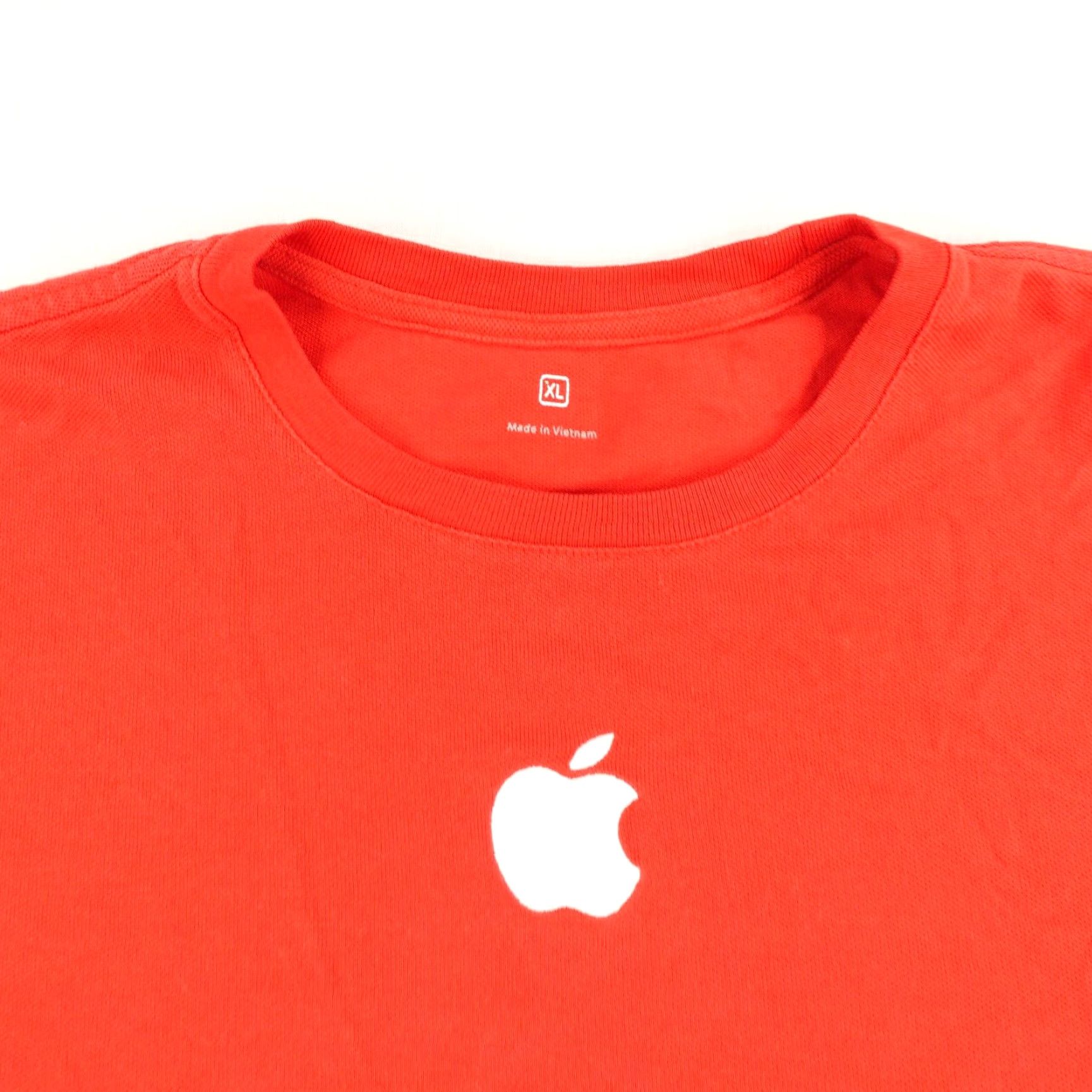 Apple Apple Shirt Mens XL Red Embroidered Thermal Logo Crew Neck T-Shirt (Solid) Casual Geek Nerd Outdoor Mens XL Red Apple Shirt Size US XL / EU 56 / 4 - 2 Thumbnail