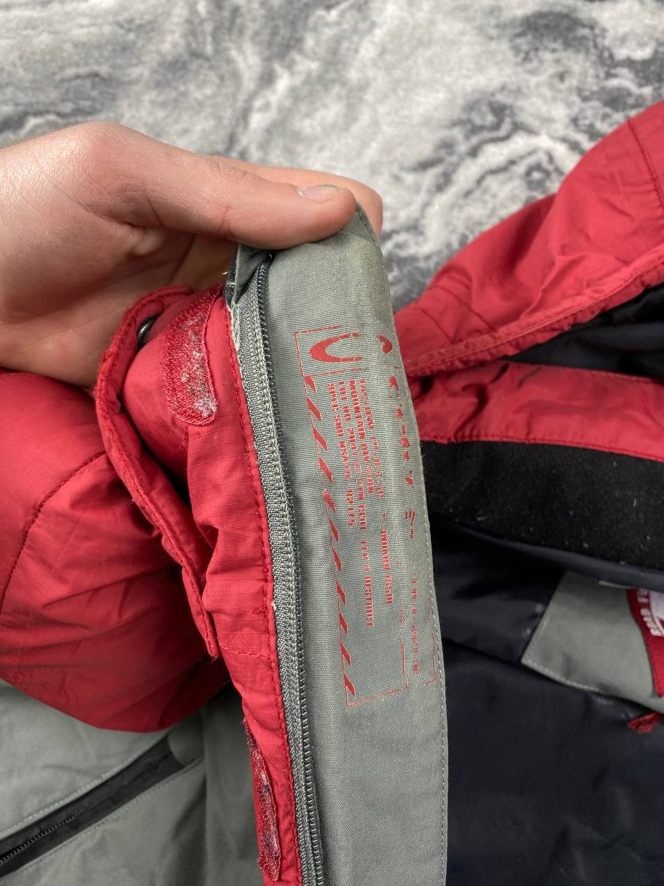 Oakley Vintage Oakley Ski Jacket Men Size XL Men Size XL Gray/ Red Size US XL / EU 56 / 4 - 12 Thumbnail