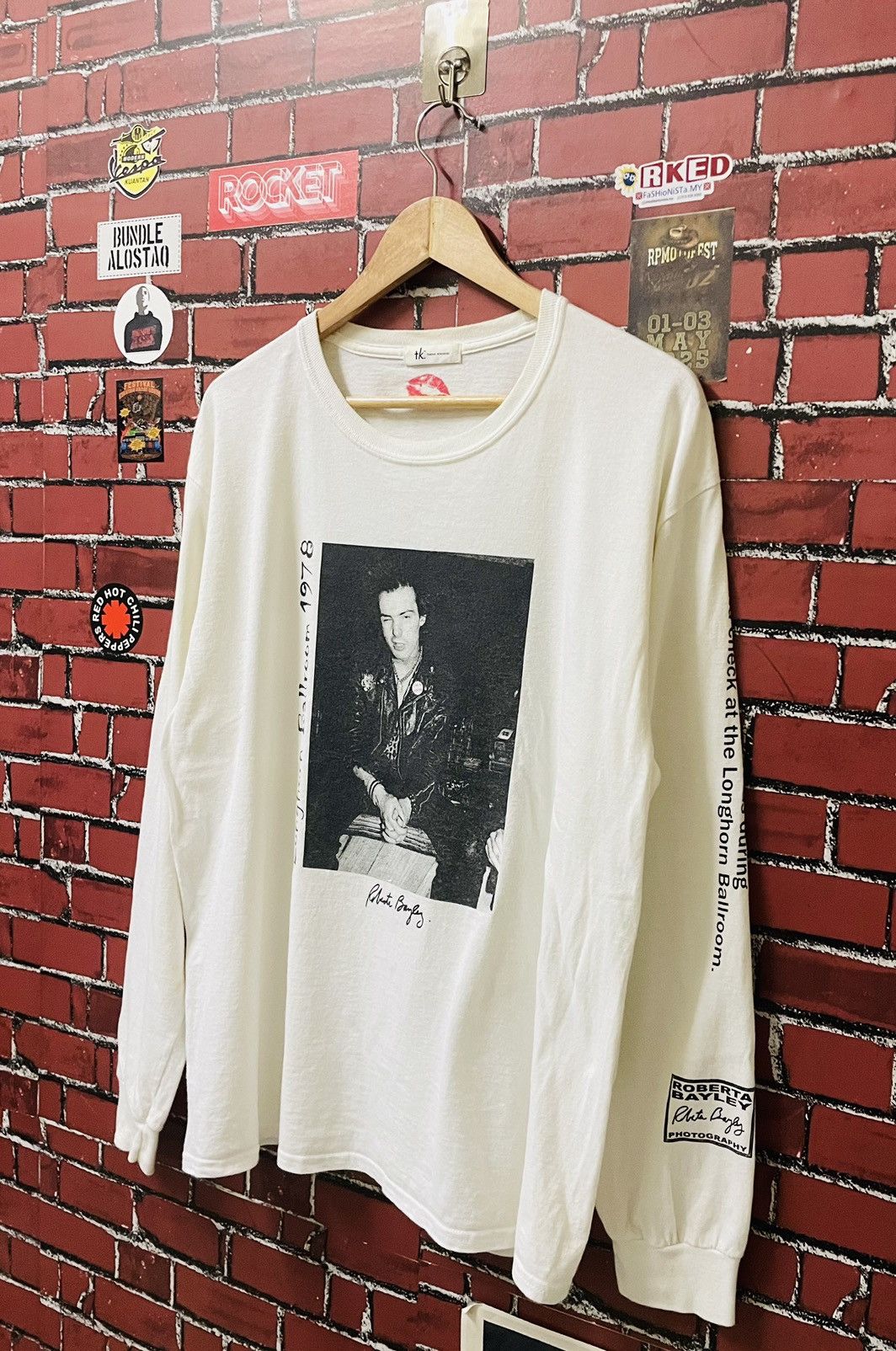 Band Tees SID VICIOUS BY PHOTOGRAPHER ROBERTA BALLEY SHIRTS Size US L / EU 52-54 / 3 - 2 Thumbnail