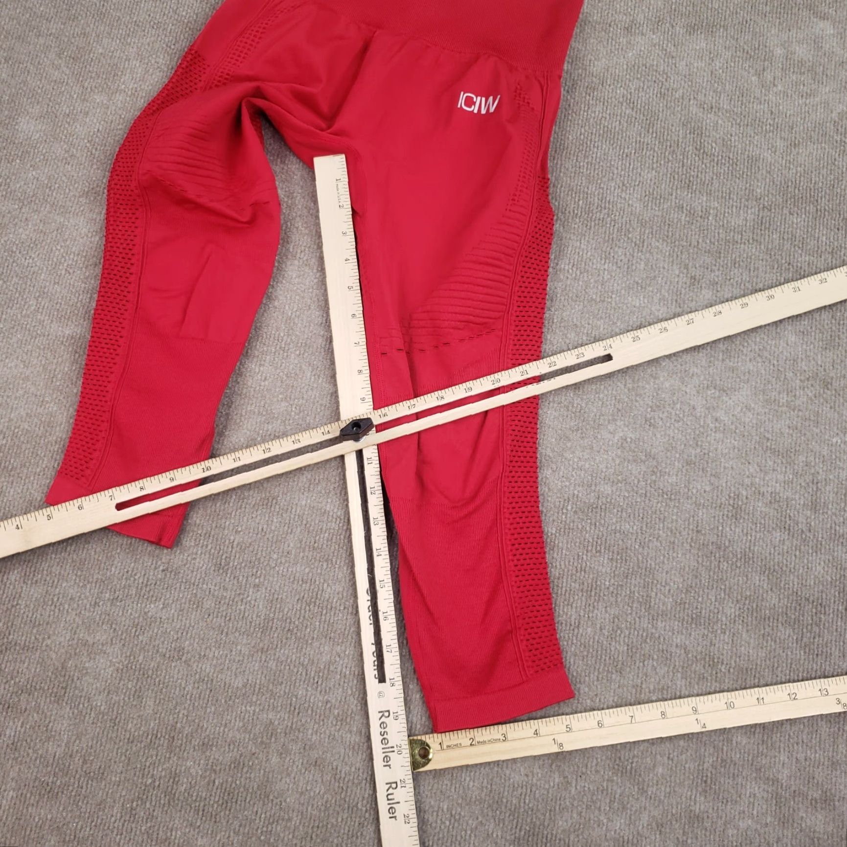 Vintage ICIW Women's Large Red Laser Cut Leggings Athleisure Active Wear Cropped Size 36" / US 14 / IT 50 - 2 Thumbnail