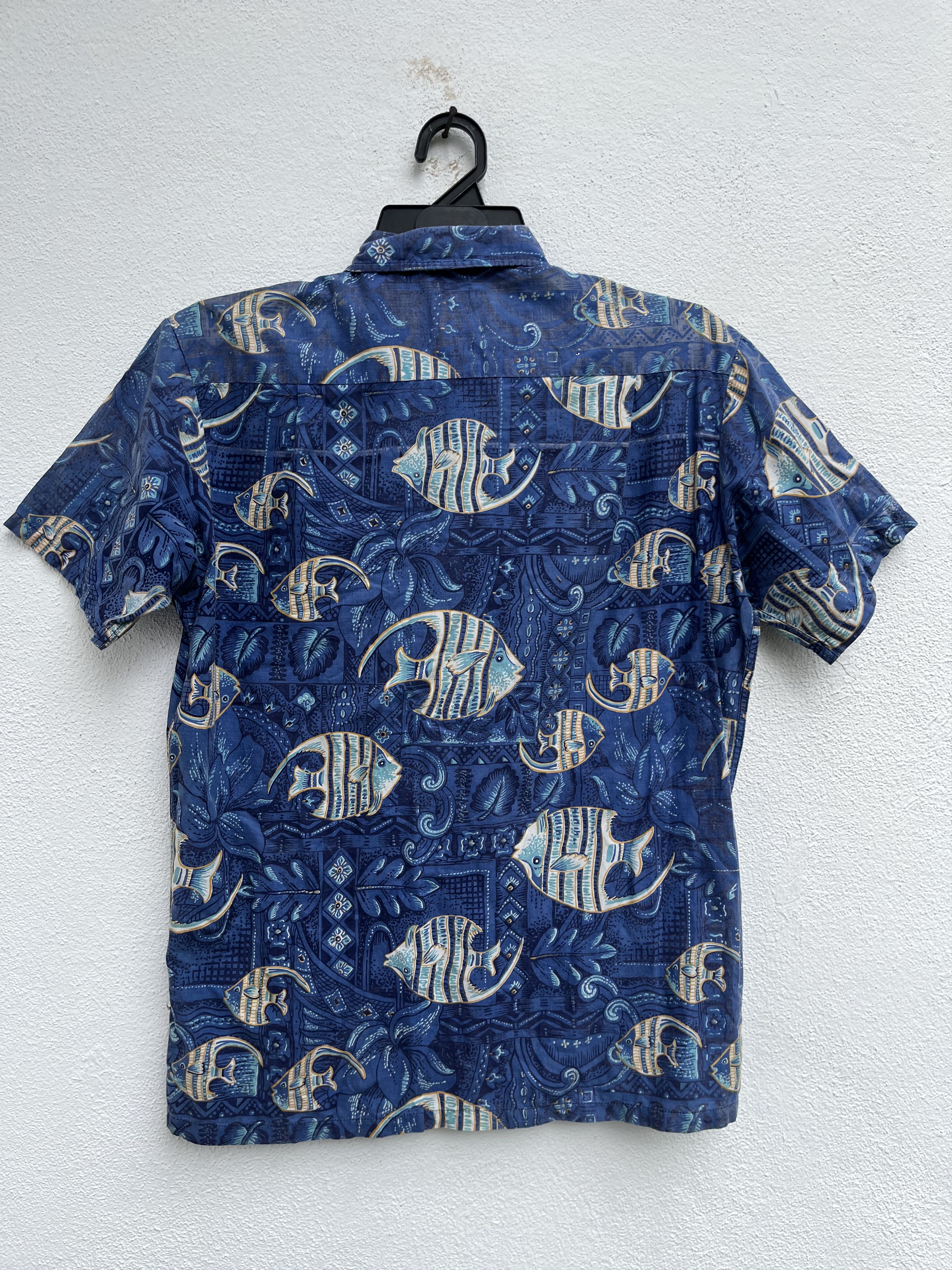 Vintage 80s Roebuck Hawaiian Fish Shirt