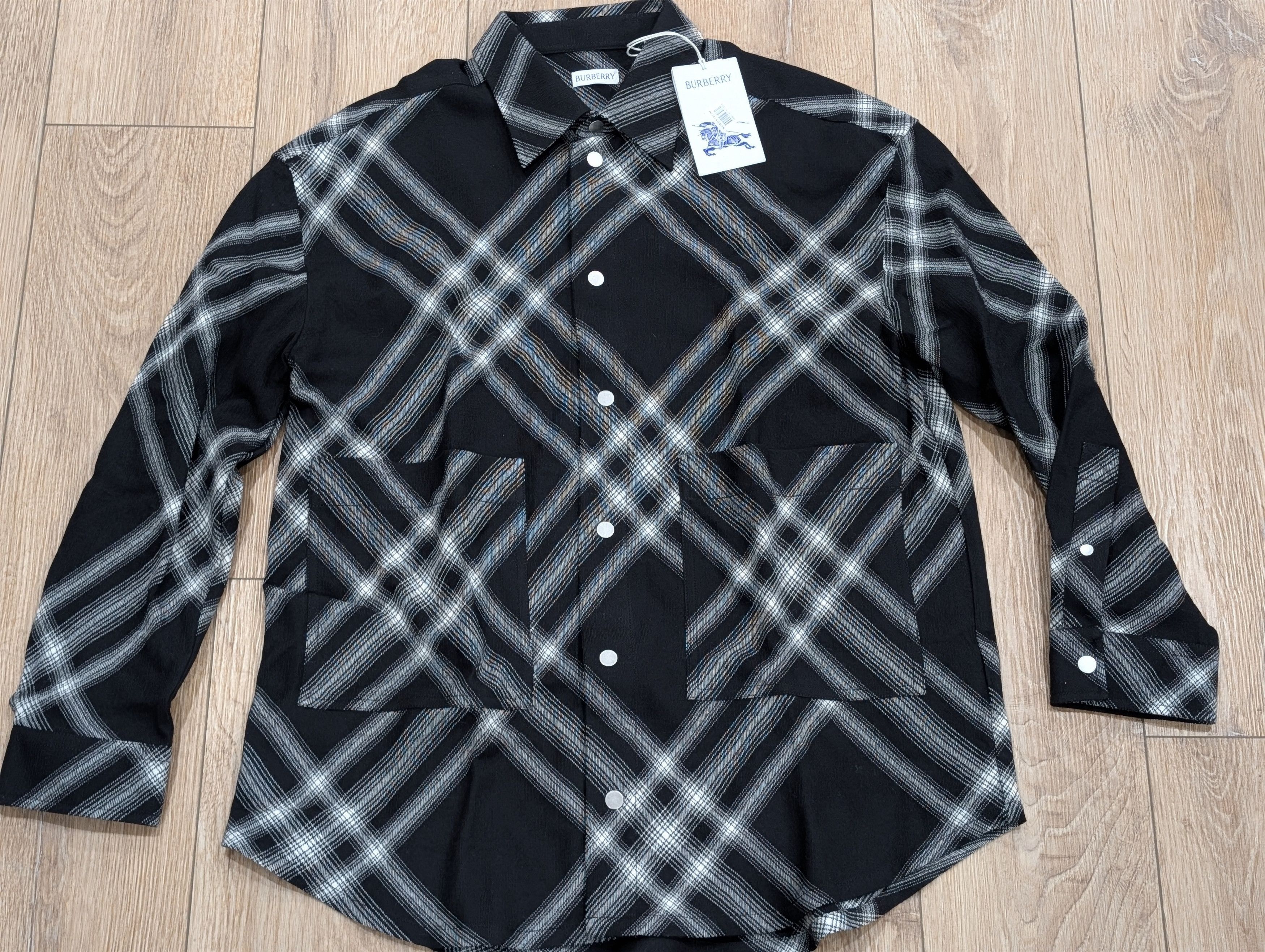 Burberry Burberry Wool Check Patterned Overshirt Monochrome Medium Size US M / EU 48-50 / 2 - 1 Thumbnail