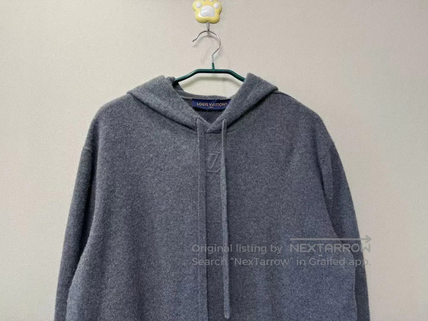 Louis Vuitton louis vuitton gray embossed logo hoodie. Size US XL / EU 56 / 4 - 2 Thumbnail
