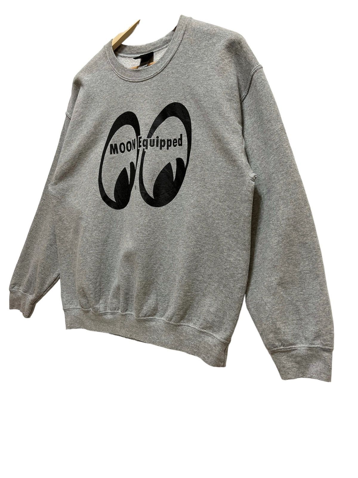 Japanese Brand Vintage 90s MOONEYES Big Logo Crewneck Sweatshirt Size L Size US L / EU 52-54 / 3 - 3 Thumbnail