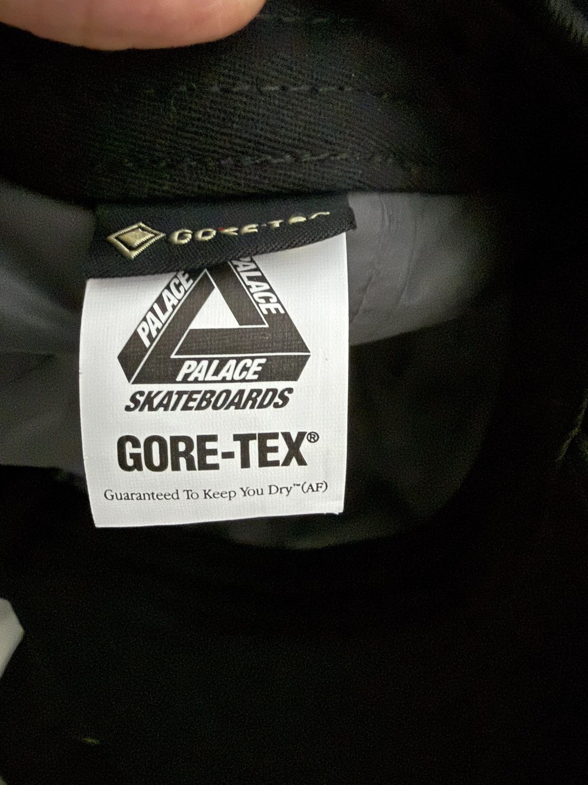 Palace Palace BASICALLY A GORE-TEX 6-PANEL Hat Baseball Cap Black Size ONE SIZE - 8 Thumbnail