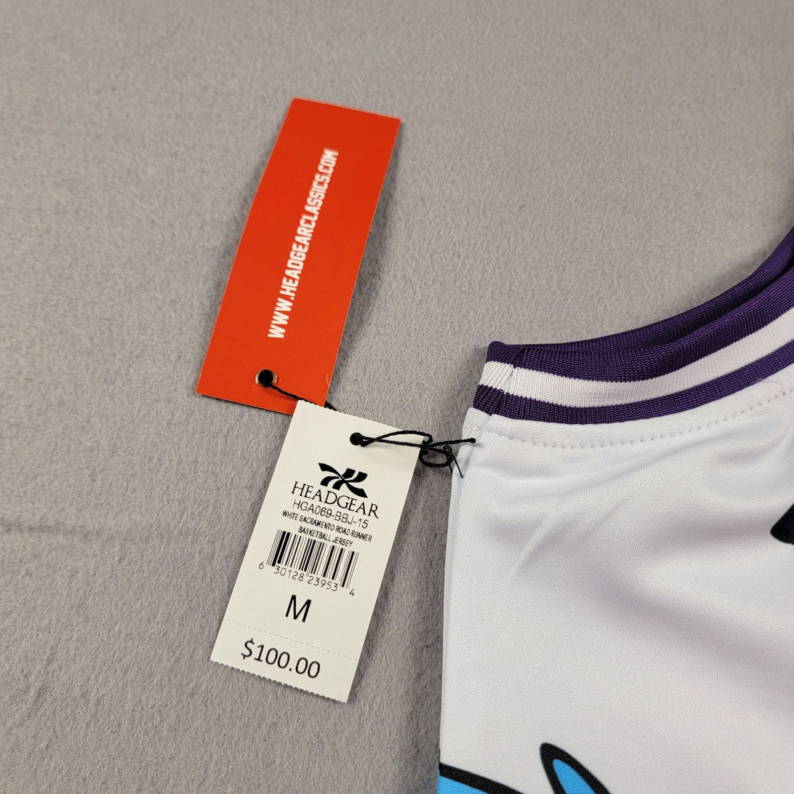 Other Sacramento Kings Road Runner Jersey - HGC - Sz M (934-935) Size US M / EU 48-50 / 2 - 4 Thumbnail