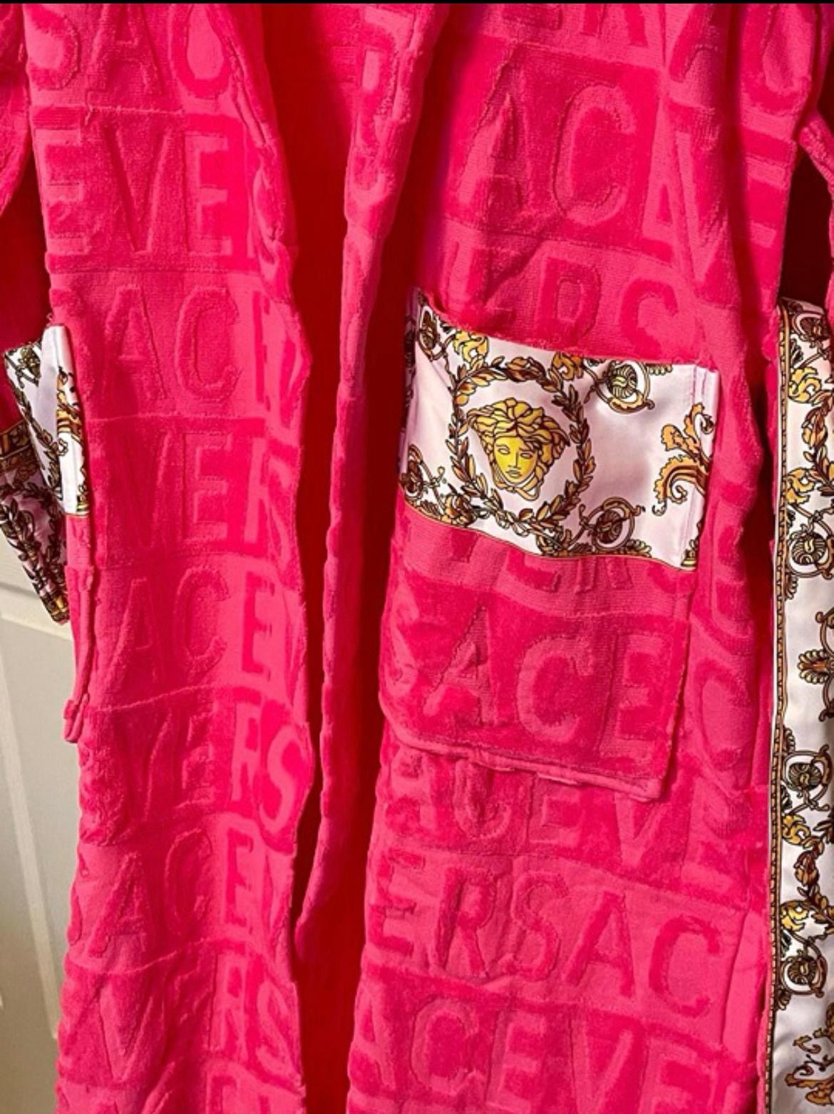 Versace Versace Medusa Baroque Plush Bath Robe Pink Gold Large NWT Size ONE SIZE - 6 Thumbnail