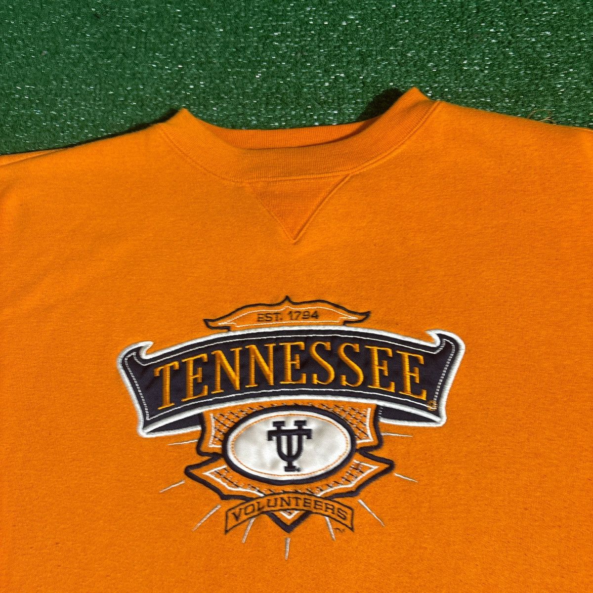NCAA × Vintage Vintage University of Tennessee Embroidered Sweatshirt Size US L / EU 52-54 / 3 - 2 Thumbnail
