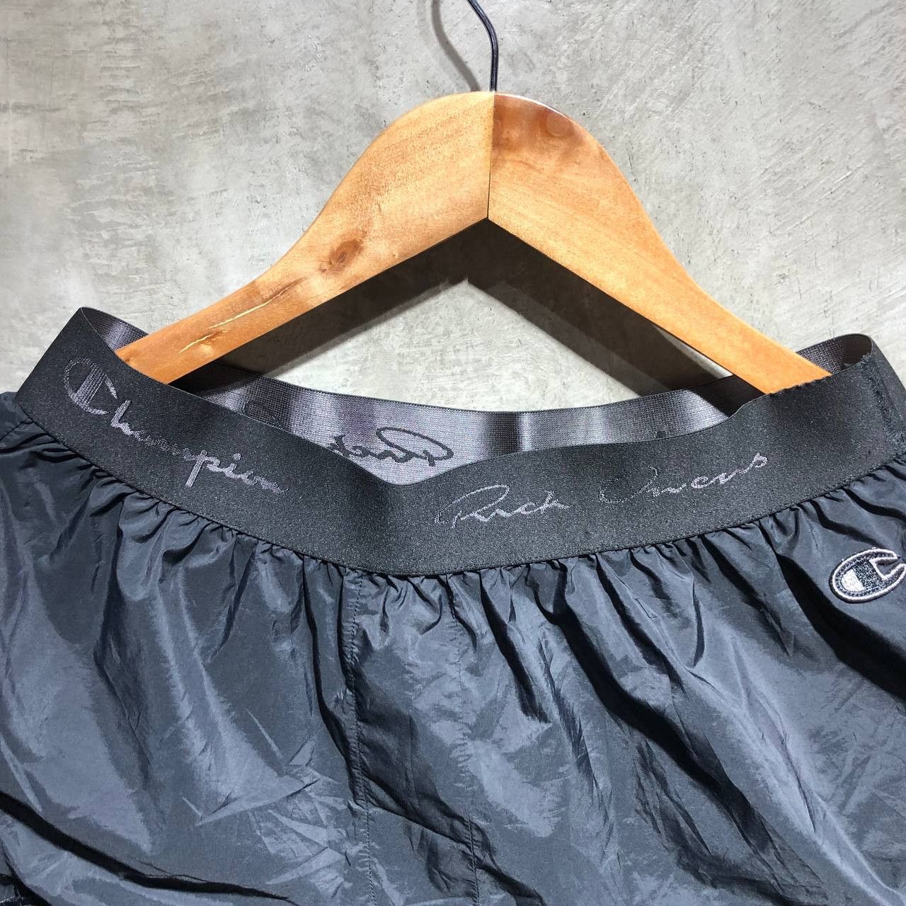 Champion × Rick Owens Rick Owens x Champion Dolphin Nylon Boxer Shorts Size 30" / US 8 / IT 44 - 7 Thumbnail