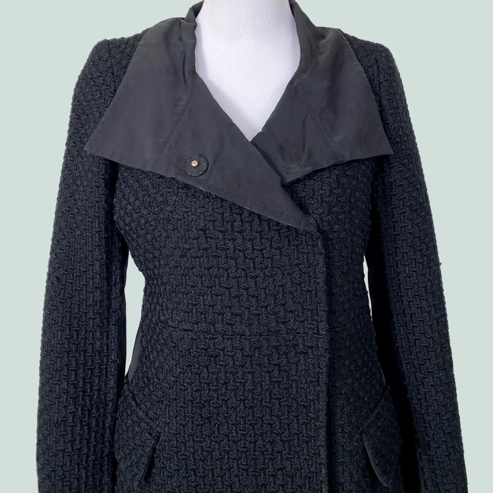 Bcbgmaxazria BCBGMAXAZRIA Coat Wool Blend Black Mid-Length Overcoat M Womens Wool Blend Lined Snap Front Size M / US 6-8 / IT 42-44 - 1 Thumbnail