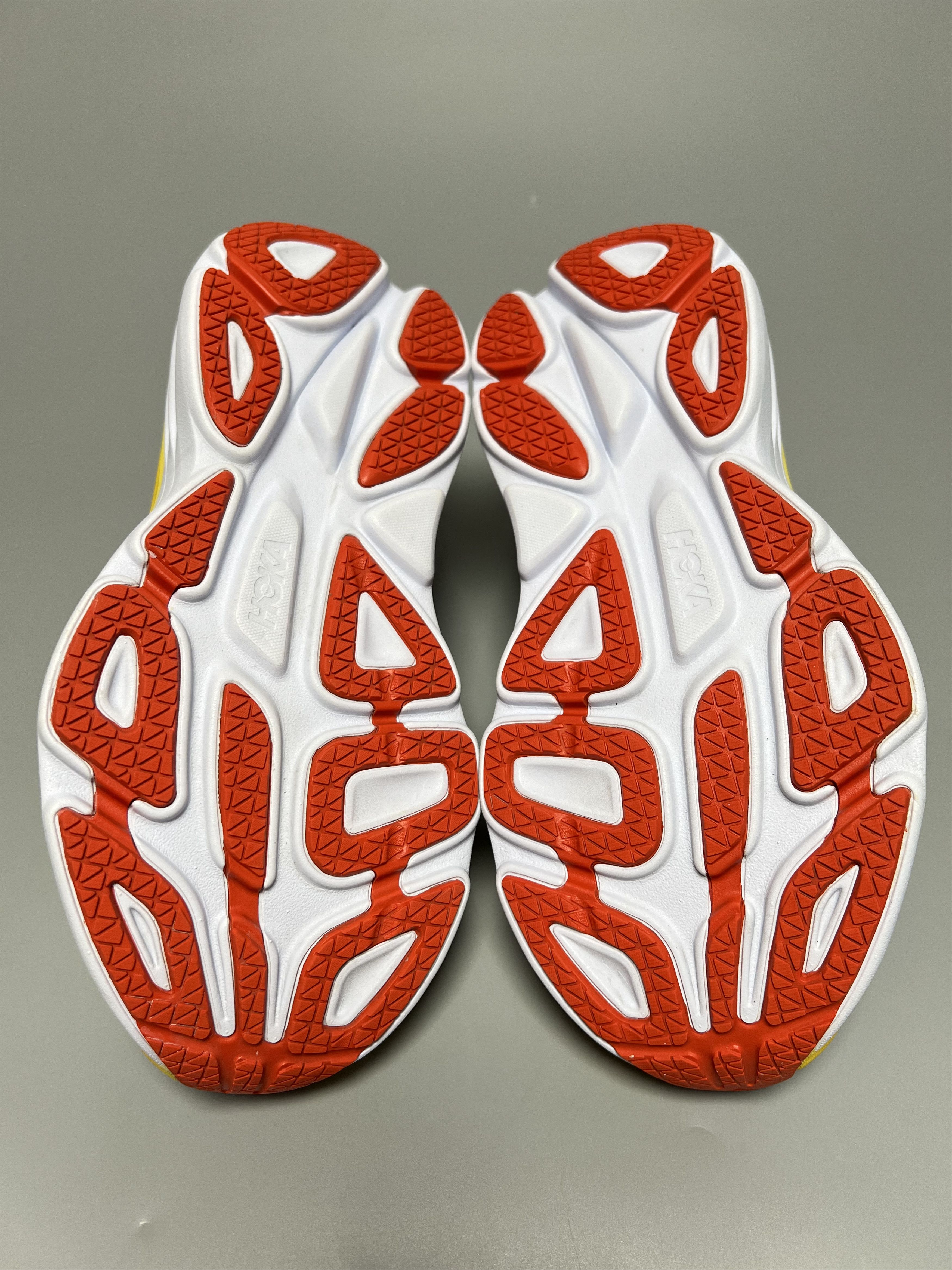 Hoka 8.5 EE Hoka One One Bondi 8 Wide Running Shoes Gym Walking Size US 8.5 / EU 41-42 - 14 Thumbnail