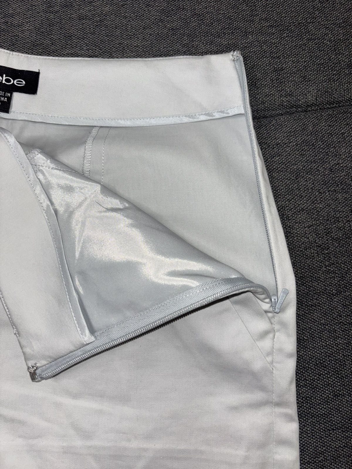 Bebe Bebe Classic Women’s Shorts Light Mist Size 0 VNDS Size 25" / US 0 / IT 36 - 8 Thumbnail