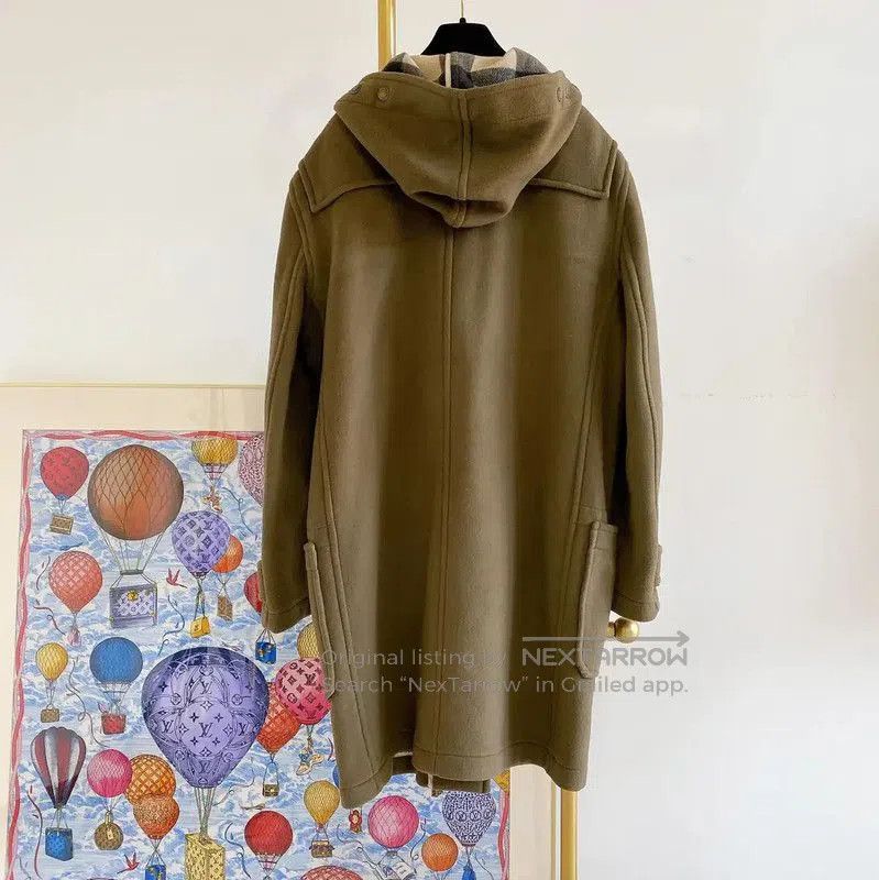 Burberry Burberry Mid-Length Wool Coat for Women. Size M / US 6-8 / IT 42-44 - 1 Thumbnail