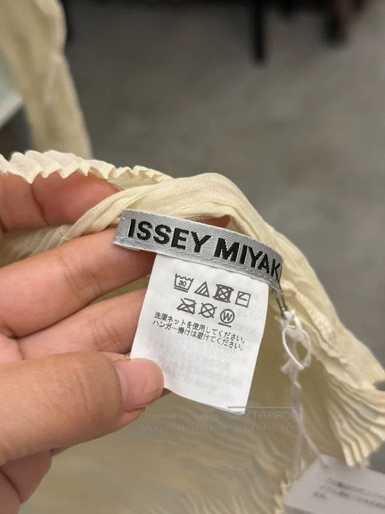 Issey Miyake Issey Miyake Main Line Willow Sheer Long Sleeve (Light Yel Size M / US 6-8 / IT 42-44 - 4 Thumbnail