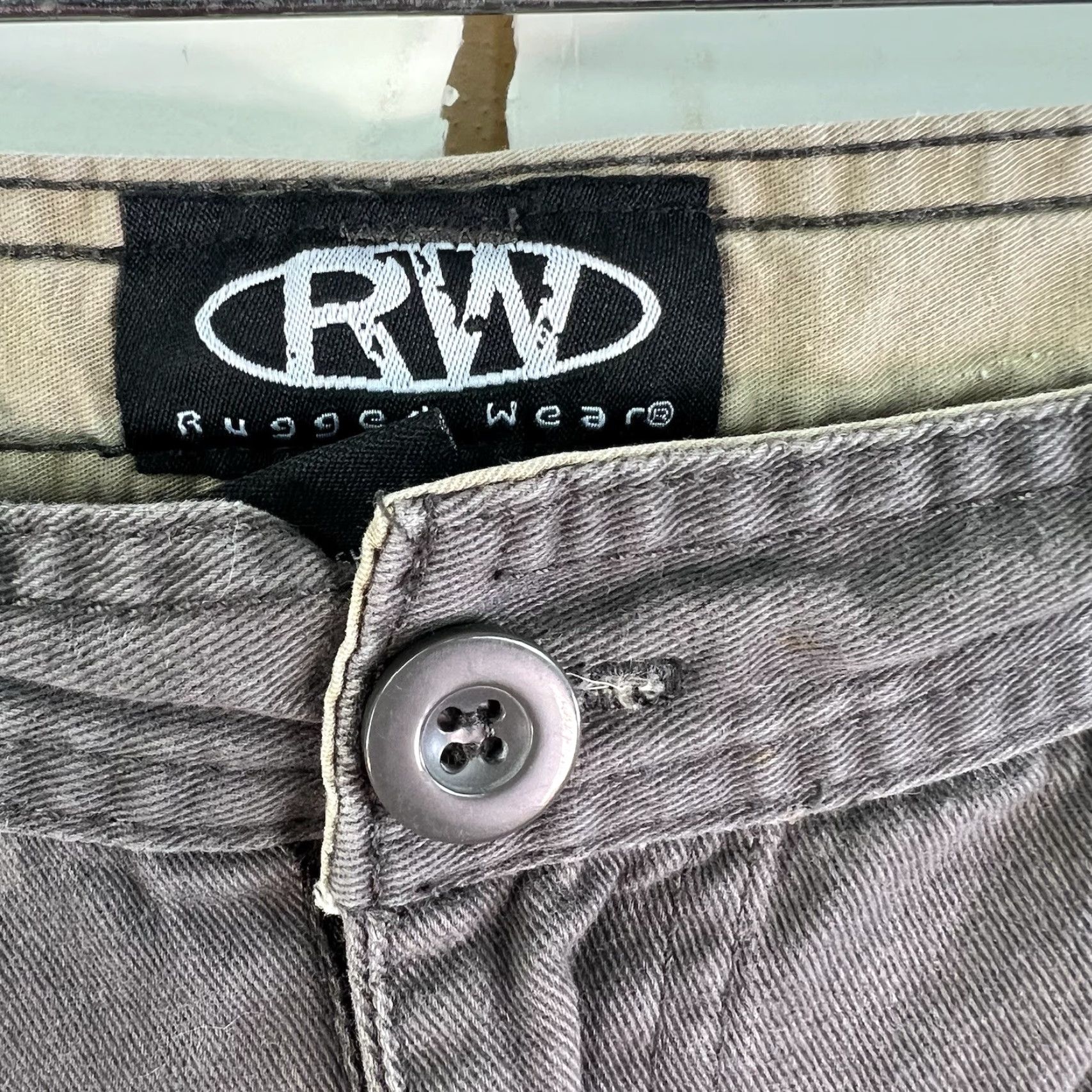 Vintage Rugged Wear Cargo Shorts Mens Size 38 Brown 12-Inch Inseam Casual Outdoor Size US 38 / EU 54 - 2 Thumbnail