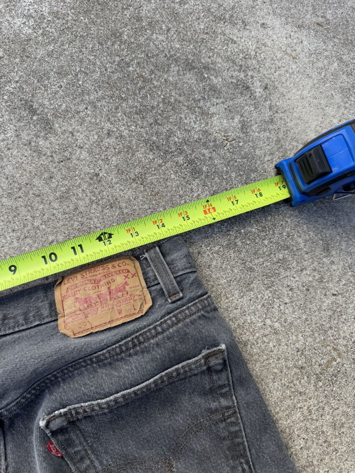Levi's × Vintage Vtg 90’s Levi’s 501xx Buttonfly Straight Faded Jeans 29x29 Size US 29 - 11 Thumbnail