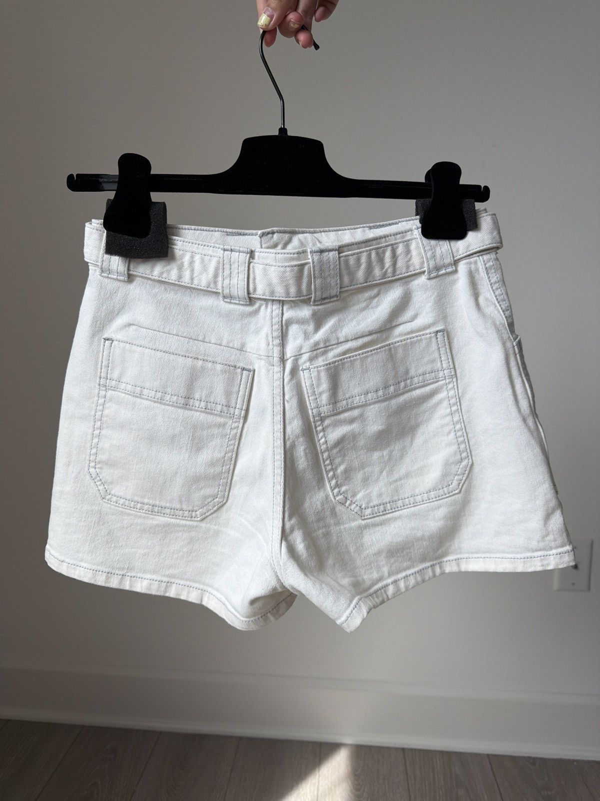 Club Monaco Club Monaco cream white denim shorts Size 25" / US 0 / IT 36 - 2 Thumbnail