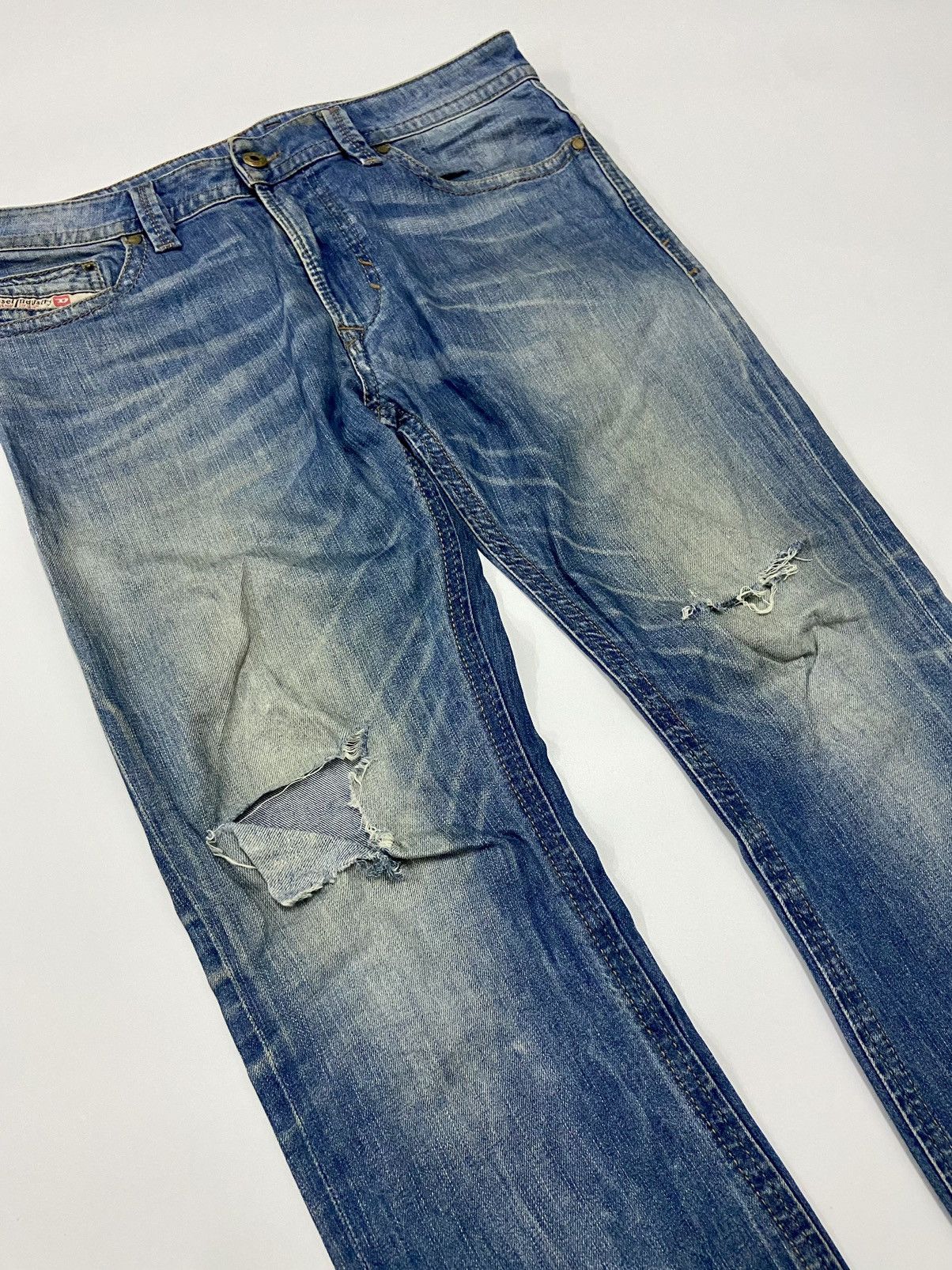 Diesel DIESEL DISTRESSED JEANS Size US 31 - 10 Thumbnail