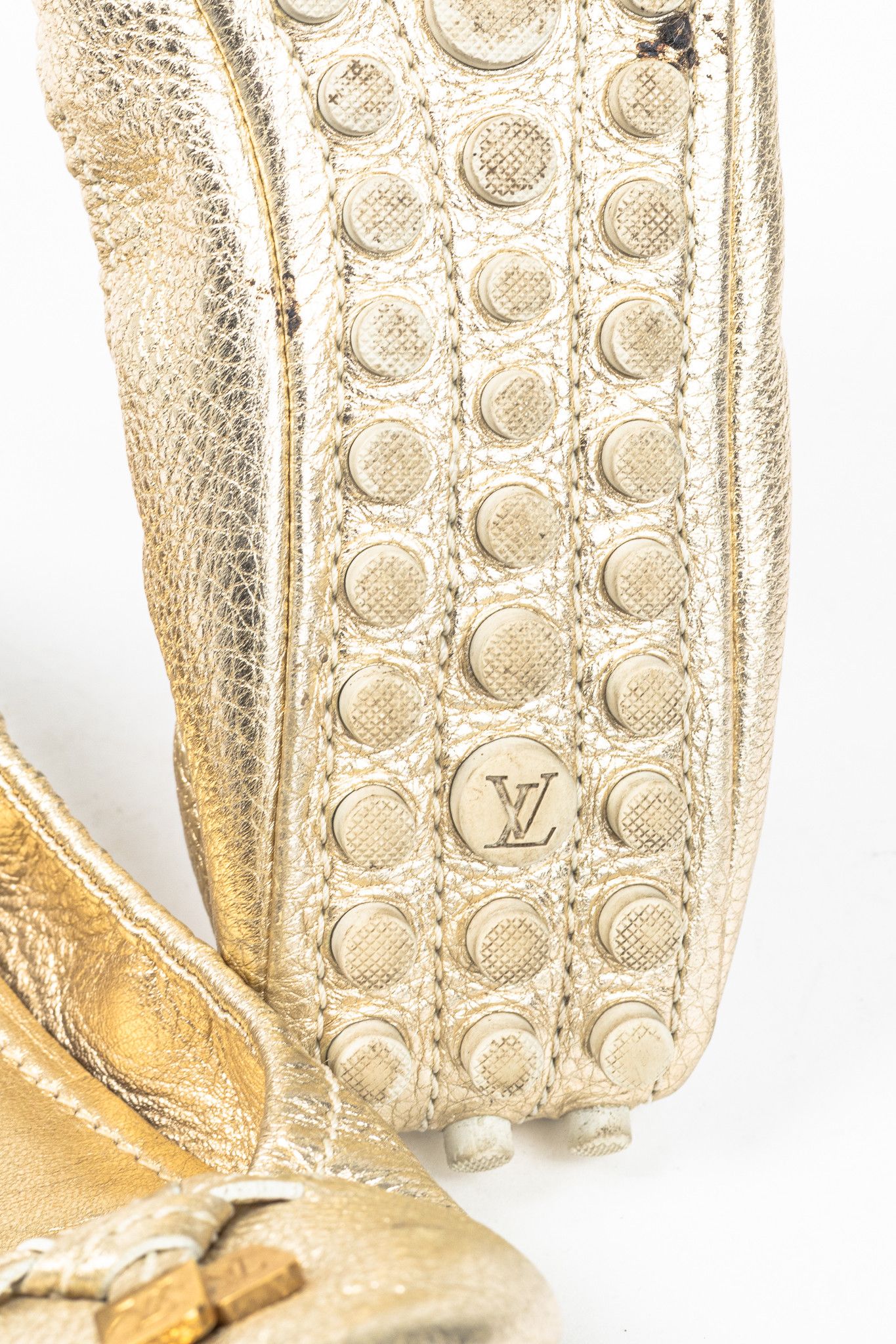 Louis Vuitton Louis Vuitton Lemon Metallic Pebbled Leather Bow Flats Size US 8.5 / IT 38.5 - 6 Thumbnail