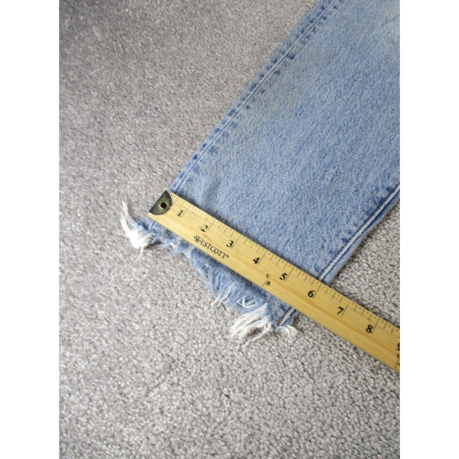 Levi's Levi's Wedgie Jeans Womens 27 Light Wash Denim Button Fly Frayed Hem Blue 27 Jeans Women's Tapered High Rise Casual 90s+ Mens? Size 27" / US 4 / IT 40 - 7 Thumbnail