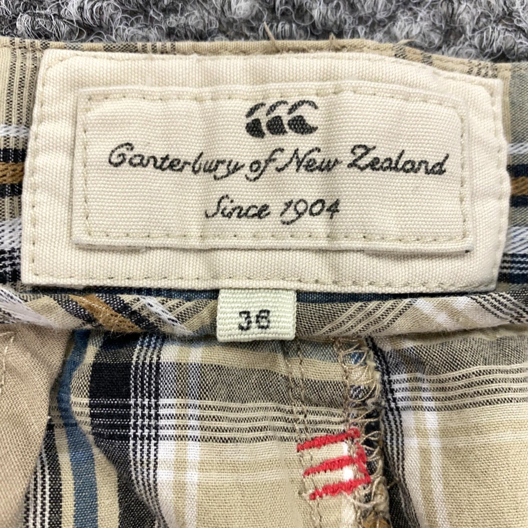 Vintage CANterbury of New Zealand Chino Shorts Mens 36 Beige Plaid Casual Cotton Size US 36 / EU 52 - 7 Thumbnail