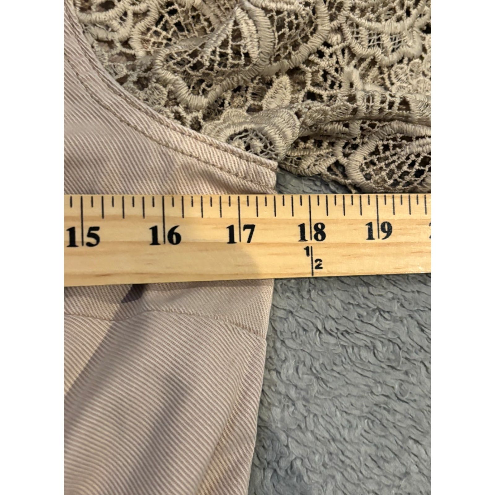 White House Black Market VINTAGE? No — White House Black Market Cropped Jacket Womens 00 Beige Lace Sleeves Button Shirt Womens Regular XS? Size XXS / US 00 / IT 34 - 4 Thumbnail