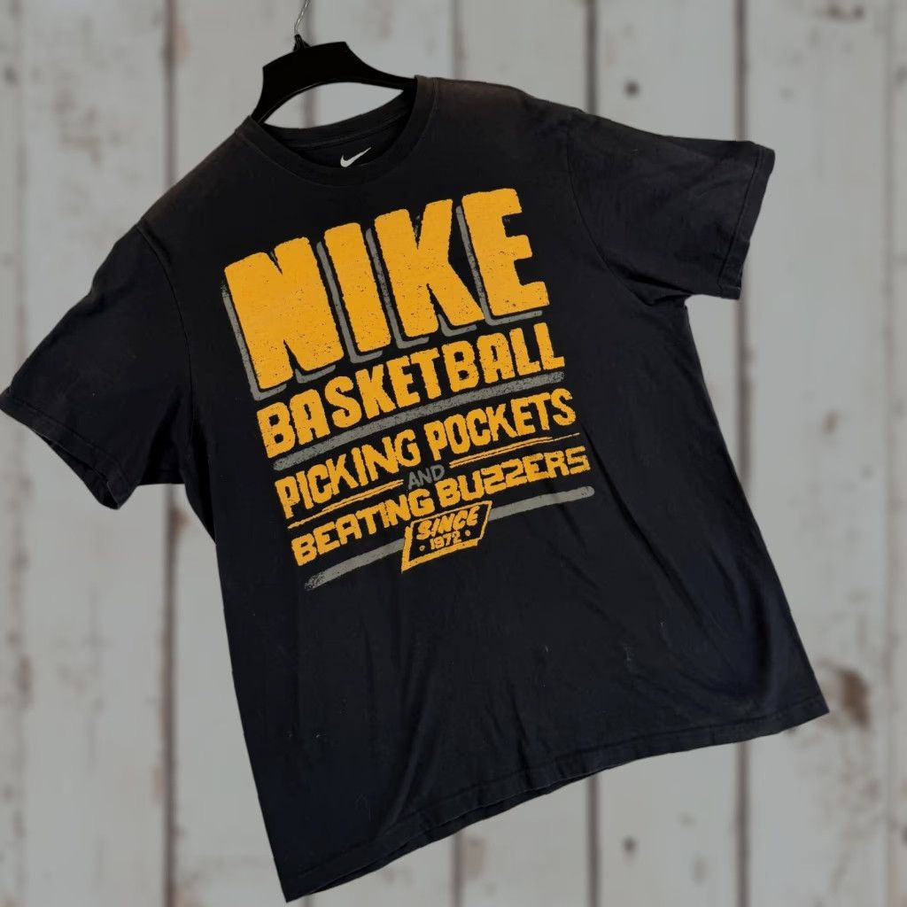 Nike Nike Basketball Shirt Mens 2XL Black Graphic Tee Picking Pockets Buzzers Slogan Size US XXL / EU 58 / 5 - 1 Thumbnail