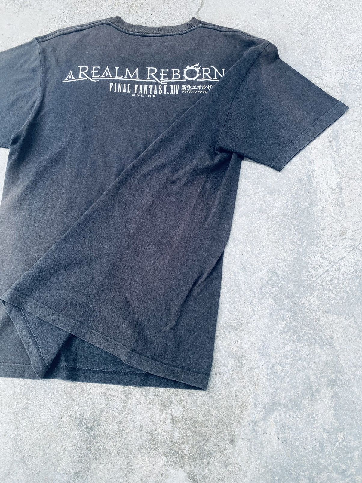 Vintage Vintage Y2k Game Final Fantasy XIV Rare Tees Size US L / EU 52-54 / 3 - 13 Thumbnail
