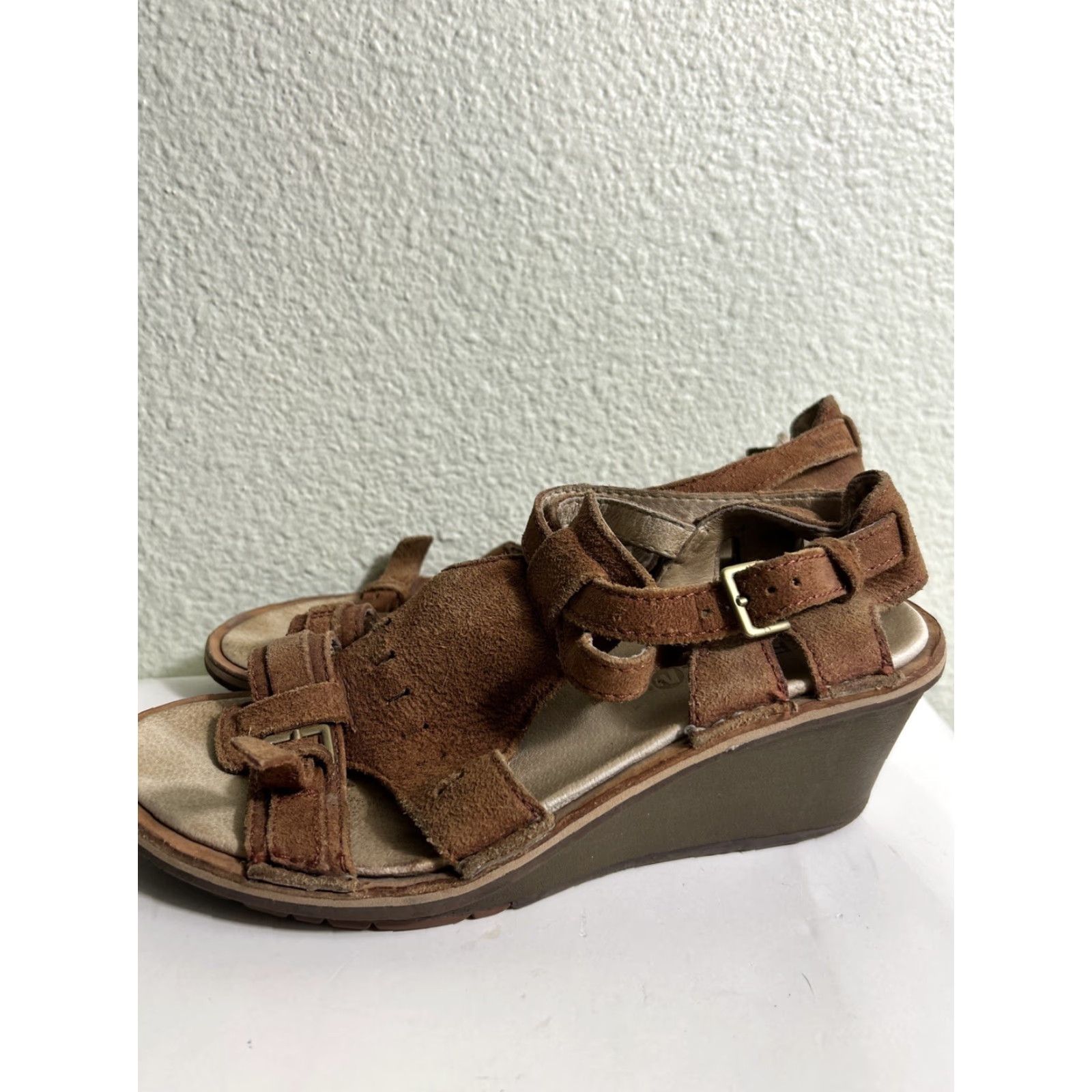 Merrell Merrell Sirah Sandals Prairie Brown Slingback Wedge Womens 9 Leather Upper Rubber Outsole Adjustable Strap/Embroidered Accents Summer Outdoor Size US 9 / IT 39 - 7 Thumbnail
