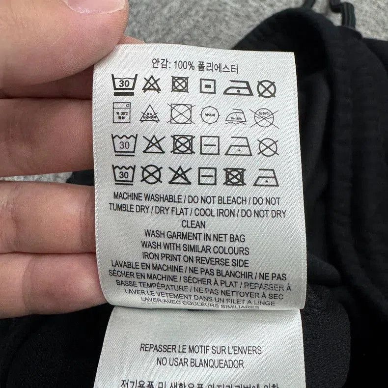 Burberry Burberry Letter Print Black Shorts. Size US 36 / EU 52 - 5 Thumbnail