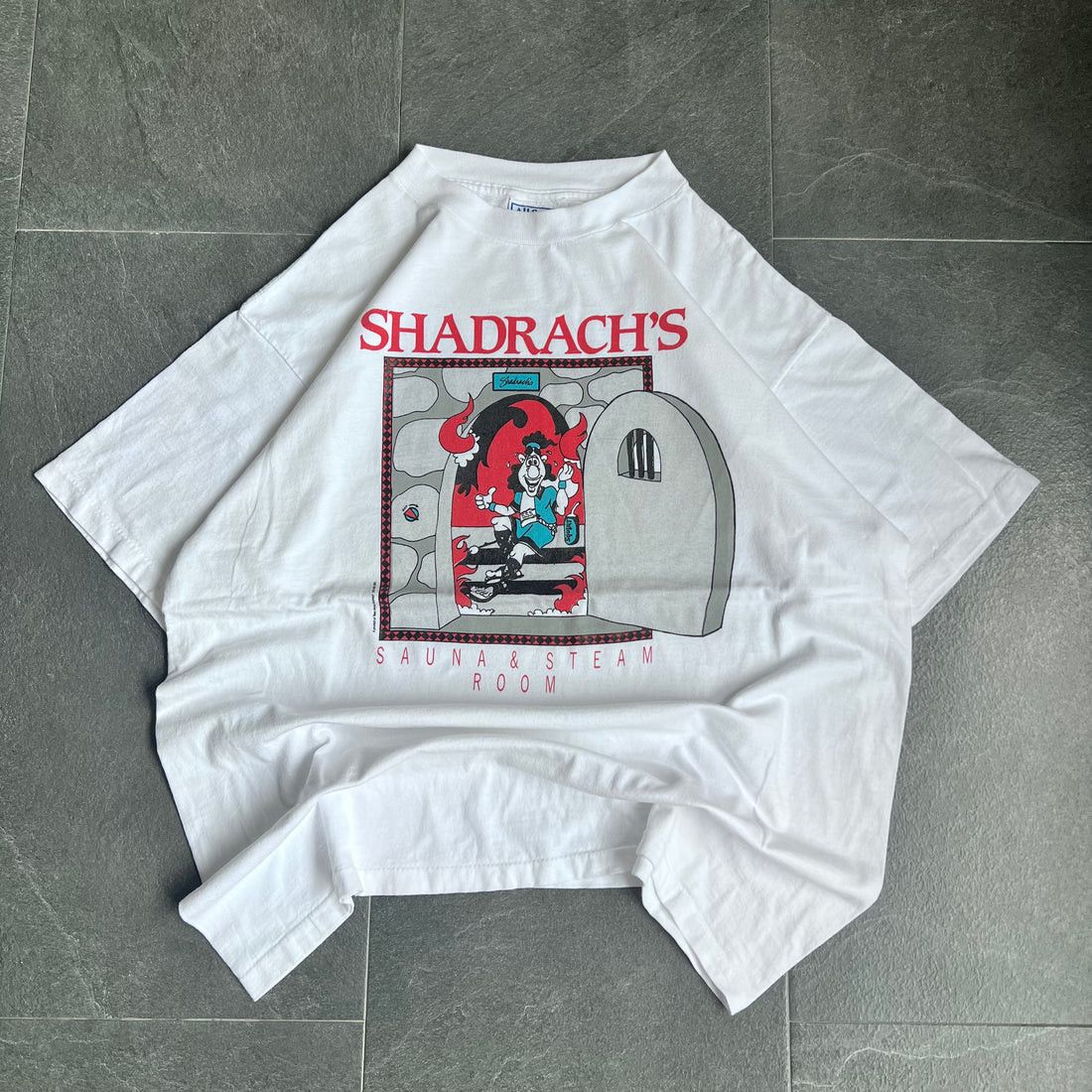 Vintage Vintage 90s' Shadrach's Sauna & Steam Room Tee Size US XL / EU 56 / 4 - 2 Thumbnail