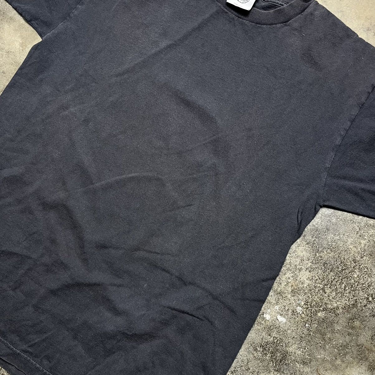 Vintage vintage blank black distressed tshirt Size US XL / EU 56 / 4 - 3 Thumbnail