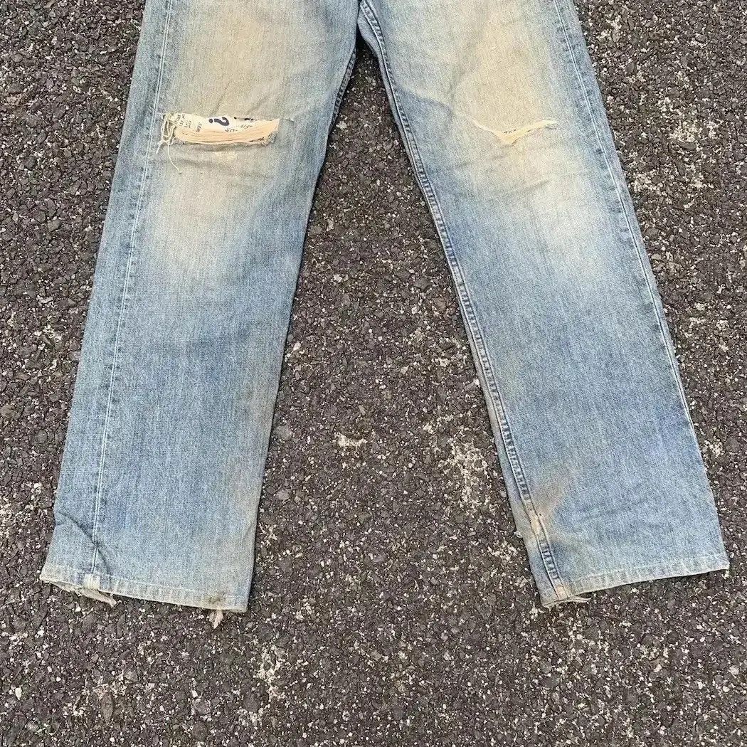 Levi's 1990’s Vtg Levi’s Jeans 32x32 SunFaded DistressedDenim Pants Size US 32 / EU 48 - 7 Thumbnail