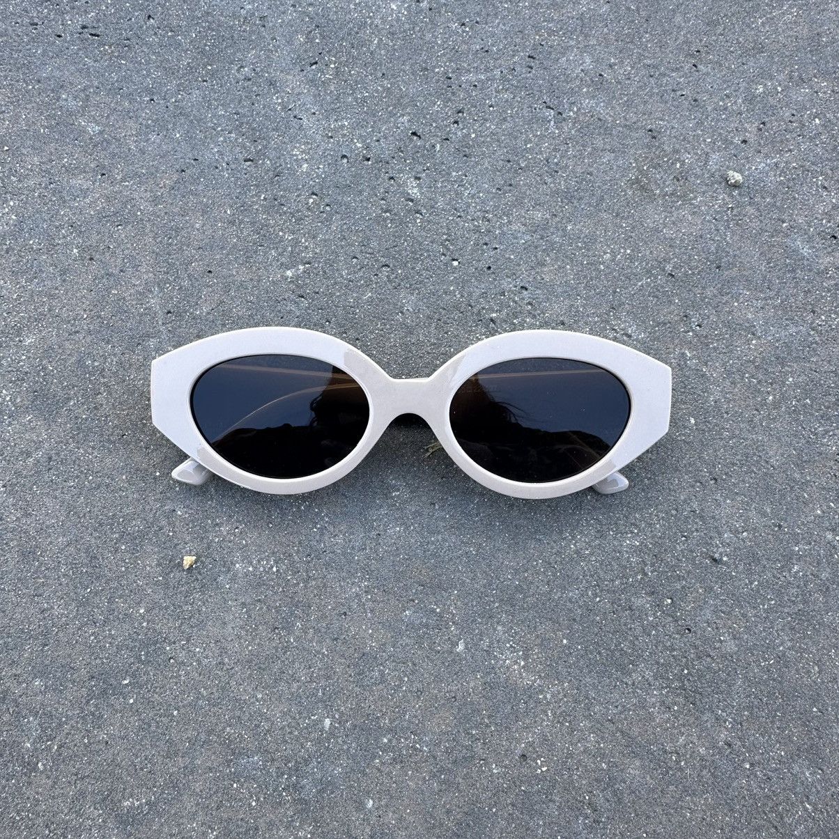 Other Y2K Unisex Sunglasses Retro Fashion Shades LE13127-01 Size ONE SIZE - 1 Thumbnail