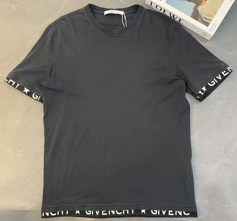 Givenchy Givenchy T-shirt, size XL (160), retail price 380 Size US XL / EU 56 / 4 - 1 Thumbnail