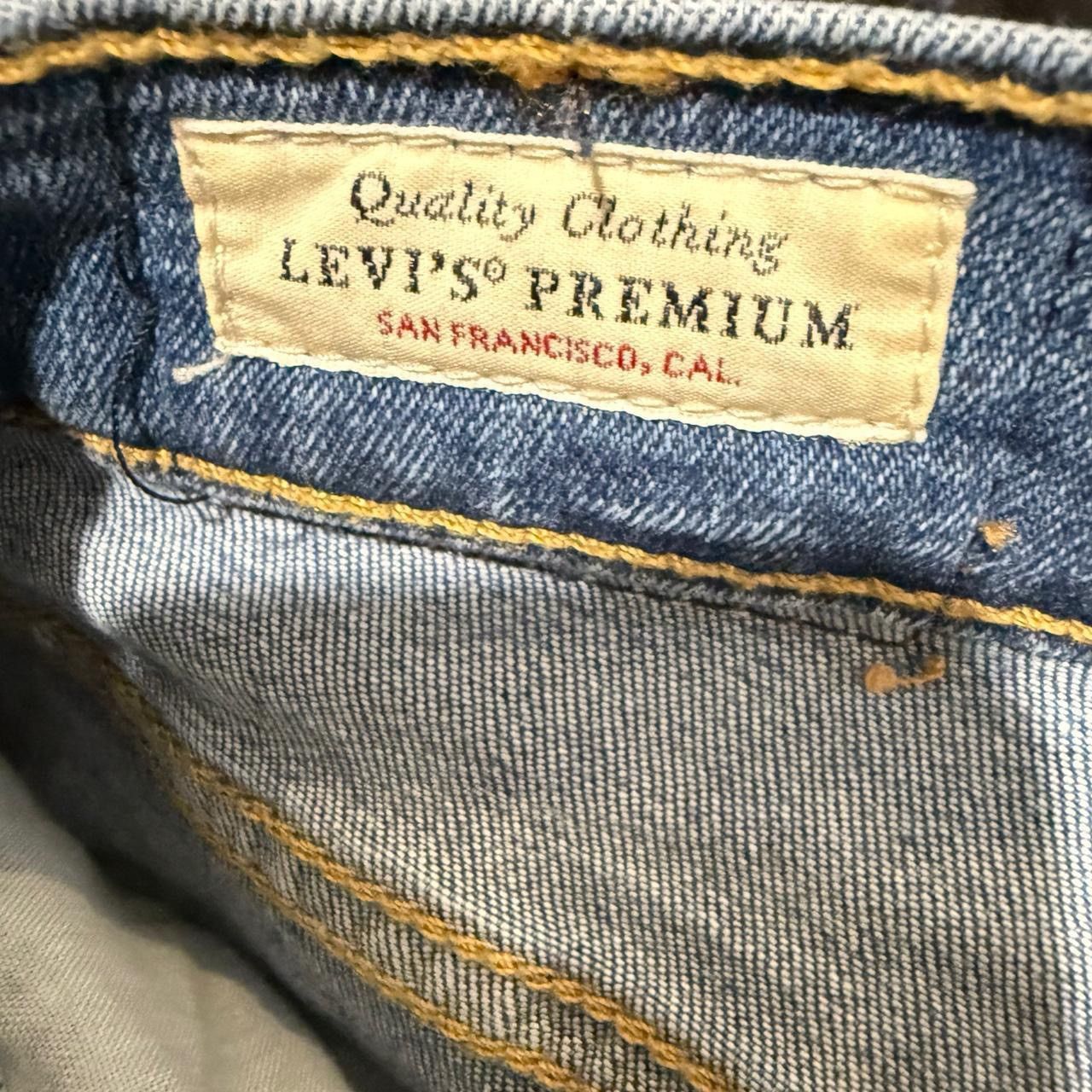 Levi's Levi’s Premium 724 High Rise Straight Ripped Jeans Size 27 Size 27" / US 4 / IT 40 - 6 Thumbnail