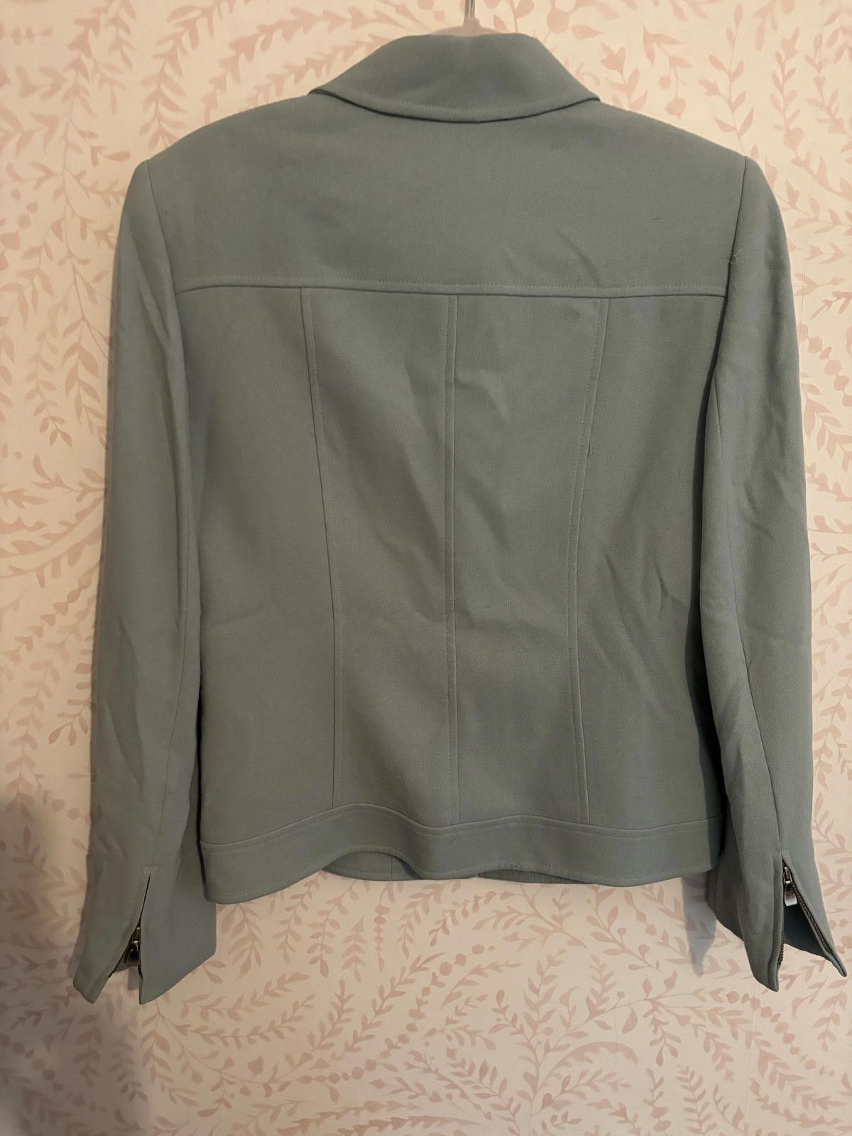 Designer Tahari Women's Blazer Size 8 in Soft Green Size M / US 6-8 / IT 42-44 - 7 Thumbnail