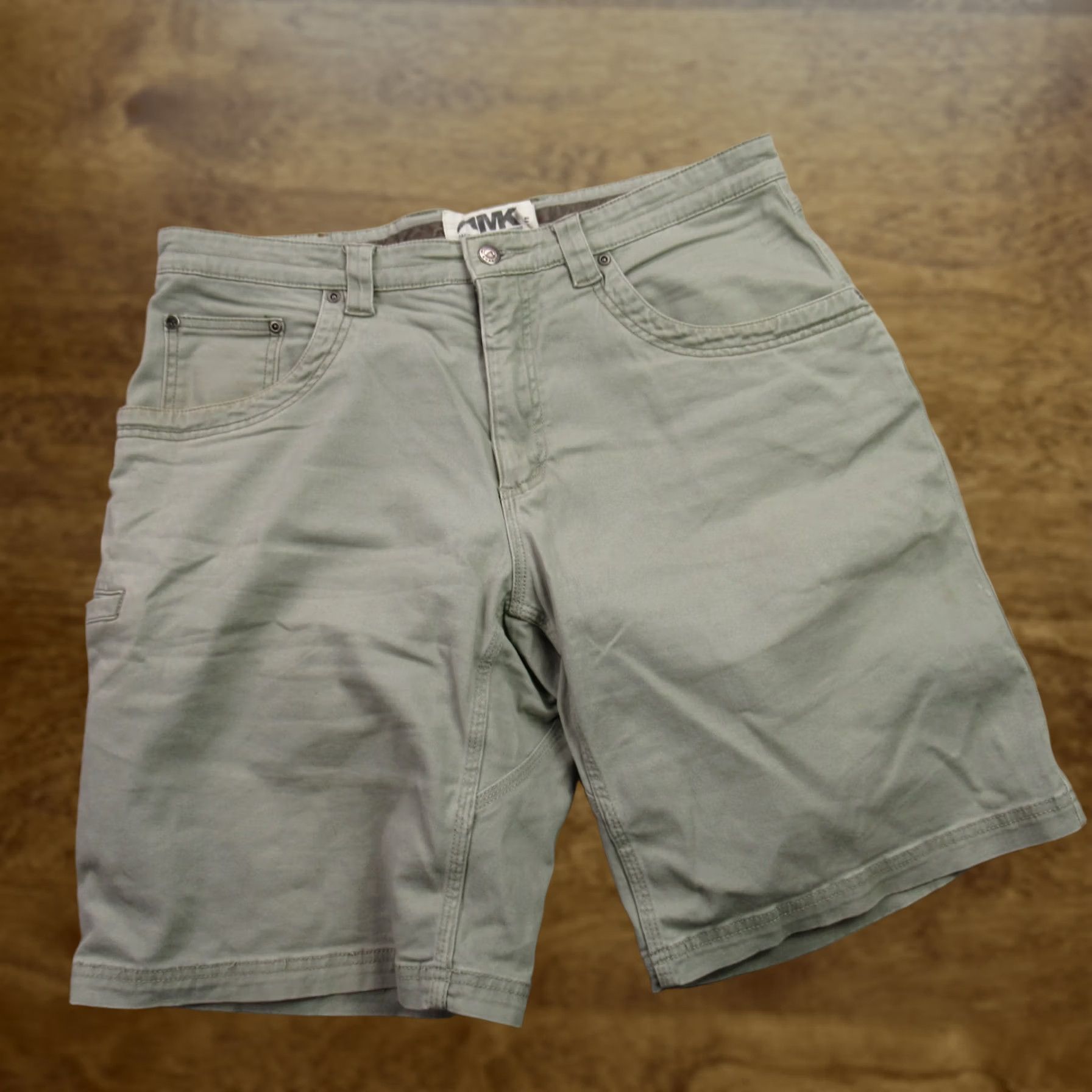 Mountain Hardwear Mountain Hardwear Shorts Mens 36 Outdoors Workwear Casual Gray Relaxed Fit Size US 36 / EU 52 - 1 Thumbnail