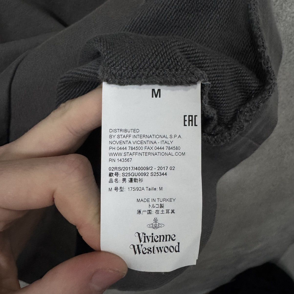 Vivienne Westwood Vintage Vivienne Westwood Sweatshirt Orb Logo Size US M / EU 48-50 / 2 - 6 Thumbnail