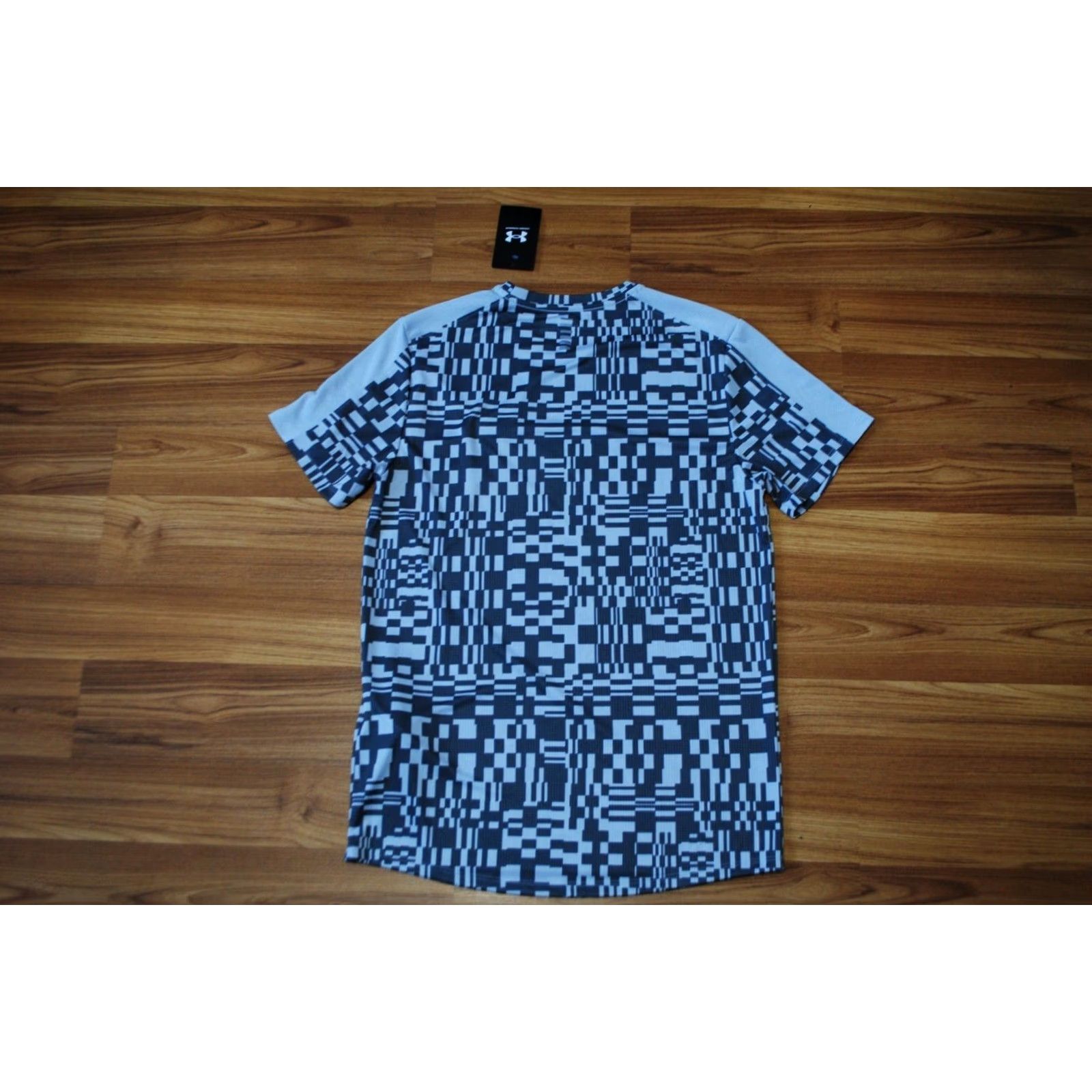 Under Armour Under Armour SPEED STRIDE PRINTED SHORT SLEEVE SHIRT JERSEY SZ Small Men's T-Shirt Multicolor Jersey Shirt"} Size US S / EU 44-46 / 1 - 8 Thumbnail
