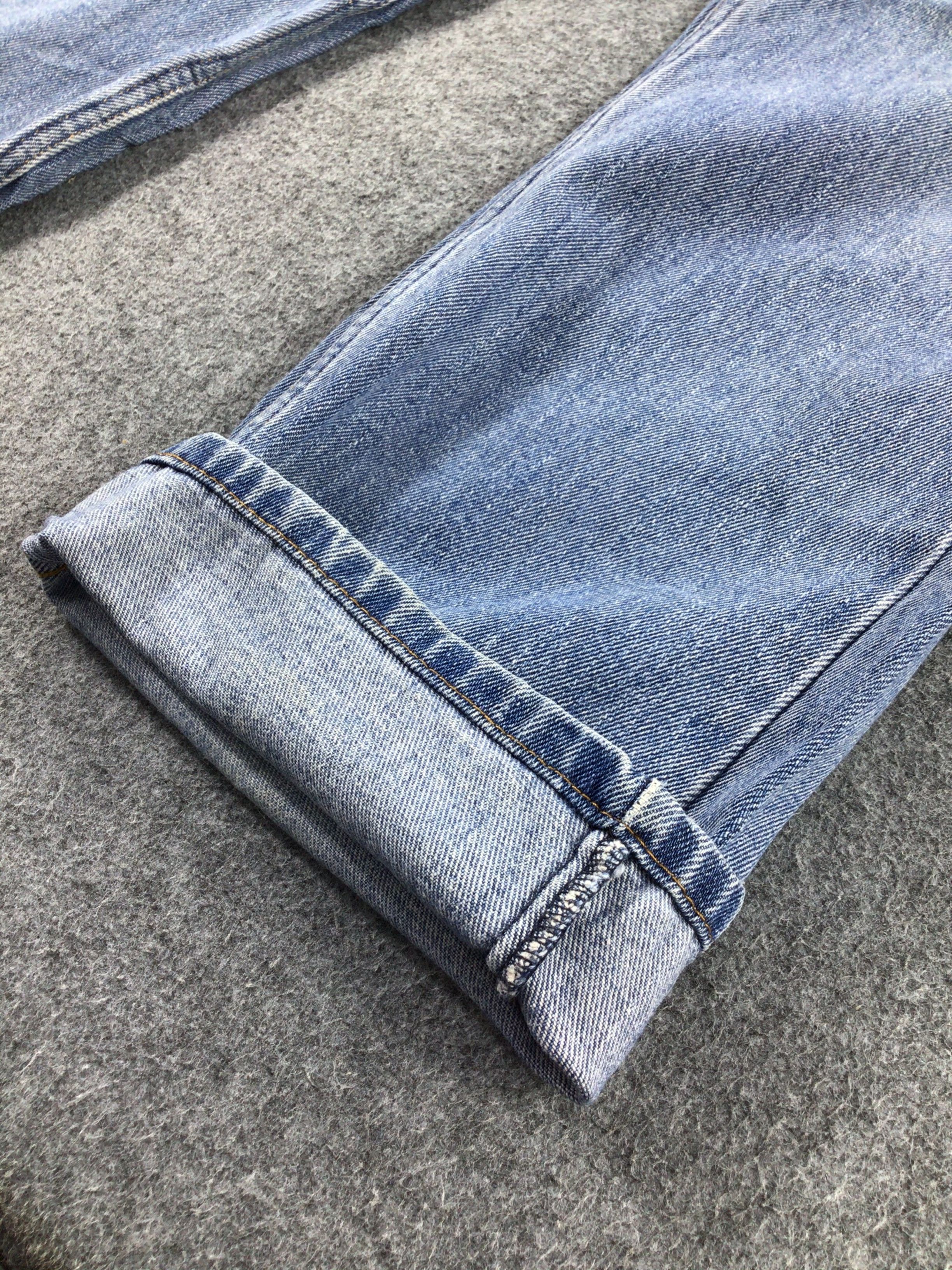 Levi's Vintage Levis 505 Jeans Medium Wash Denim KJ204 Size US 39 - 7 Thumbnail