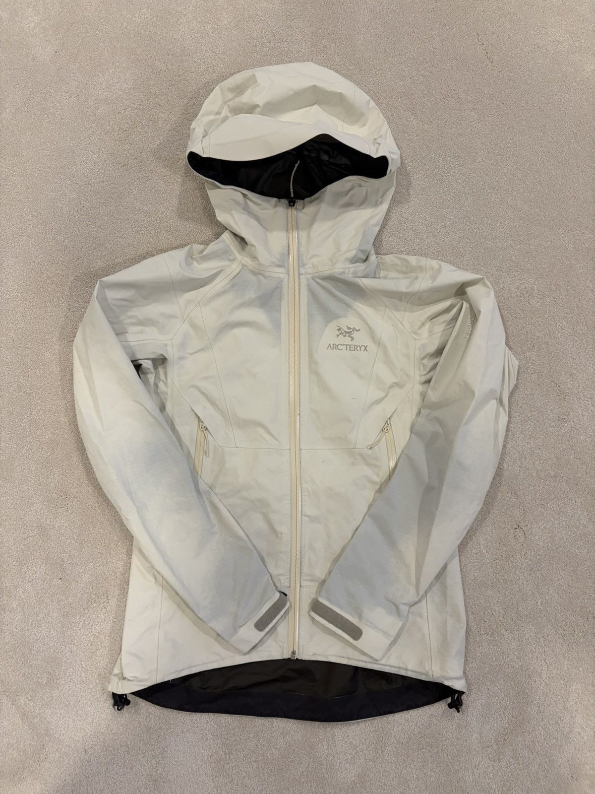Arc'teryx ARC’TERYX Beta SL White Size US S / EU 44-46 / 1 - 7 Thumbnail