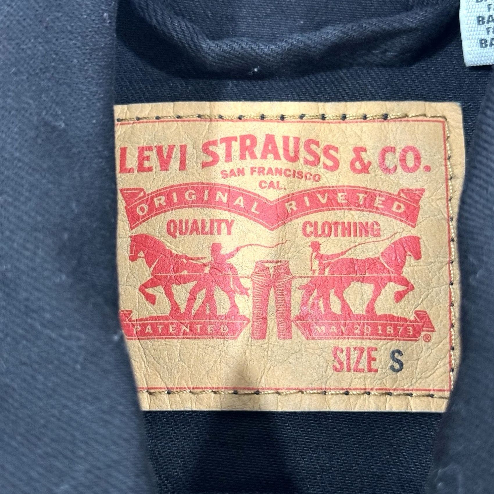 Levi's VINTAGE Levi’s Denim Trucker Jacket Men’s Size Small Retro Fit Casual Shirt Mens Black Denim Jacket Levi's Trucker Logo Pockets Size US S / EU 44-46 / 1 - 4 Thumbnail