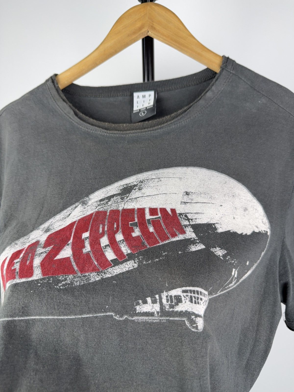 Band Tees Vintage style Led Zeppelin 2019 Big Logo Faded T shirt Size US L / EU 52-54 / 3 - 7 Thumbnail